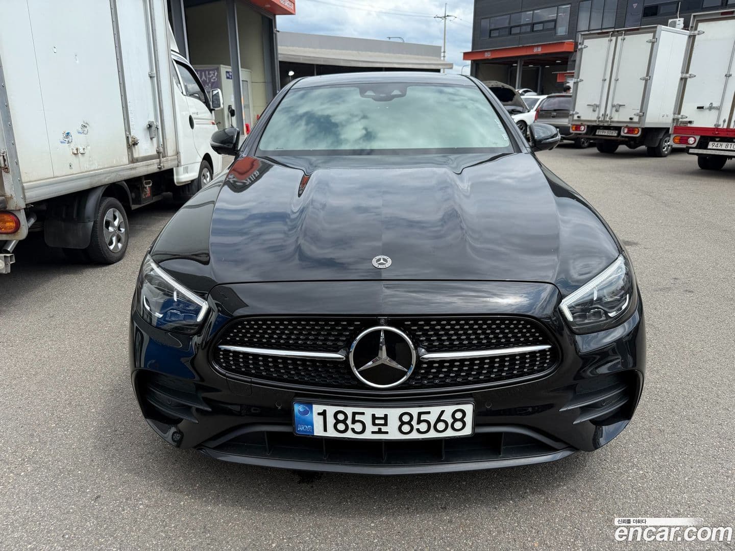 Main__Slider__Photo:E-Class Mercedes-Benz 2023.5-0