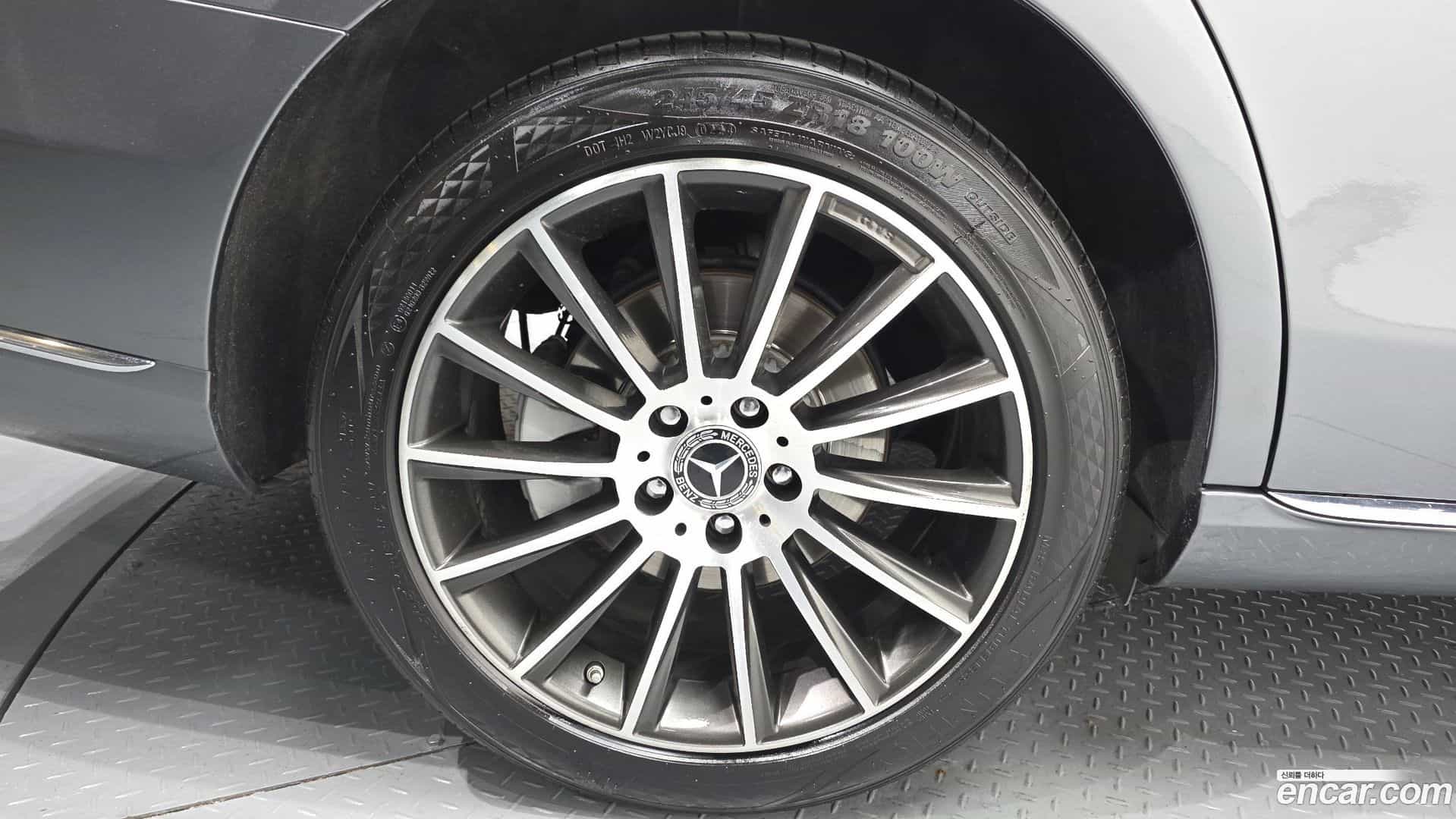 E-Class Mercedes-Benz 2019.7-OUTER-005