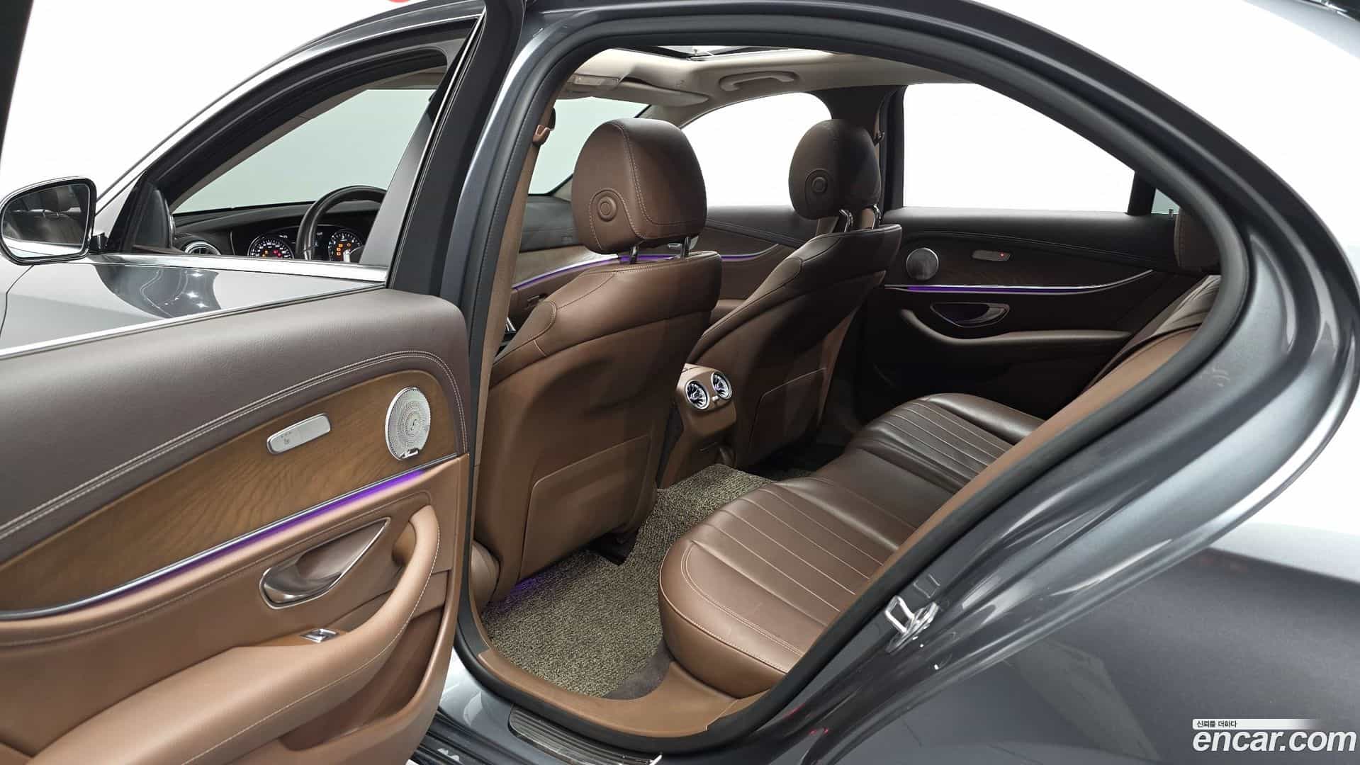E-Class Mercedes-Benz 2019.7-OPTION-016