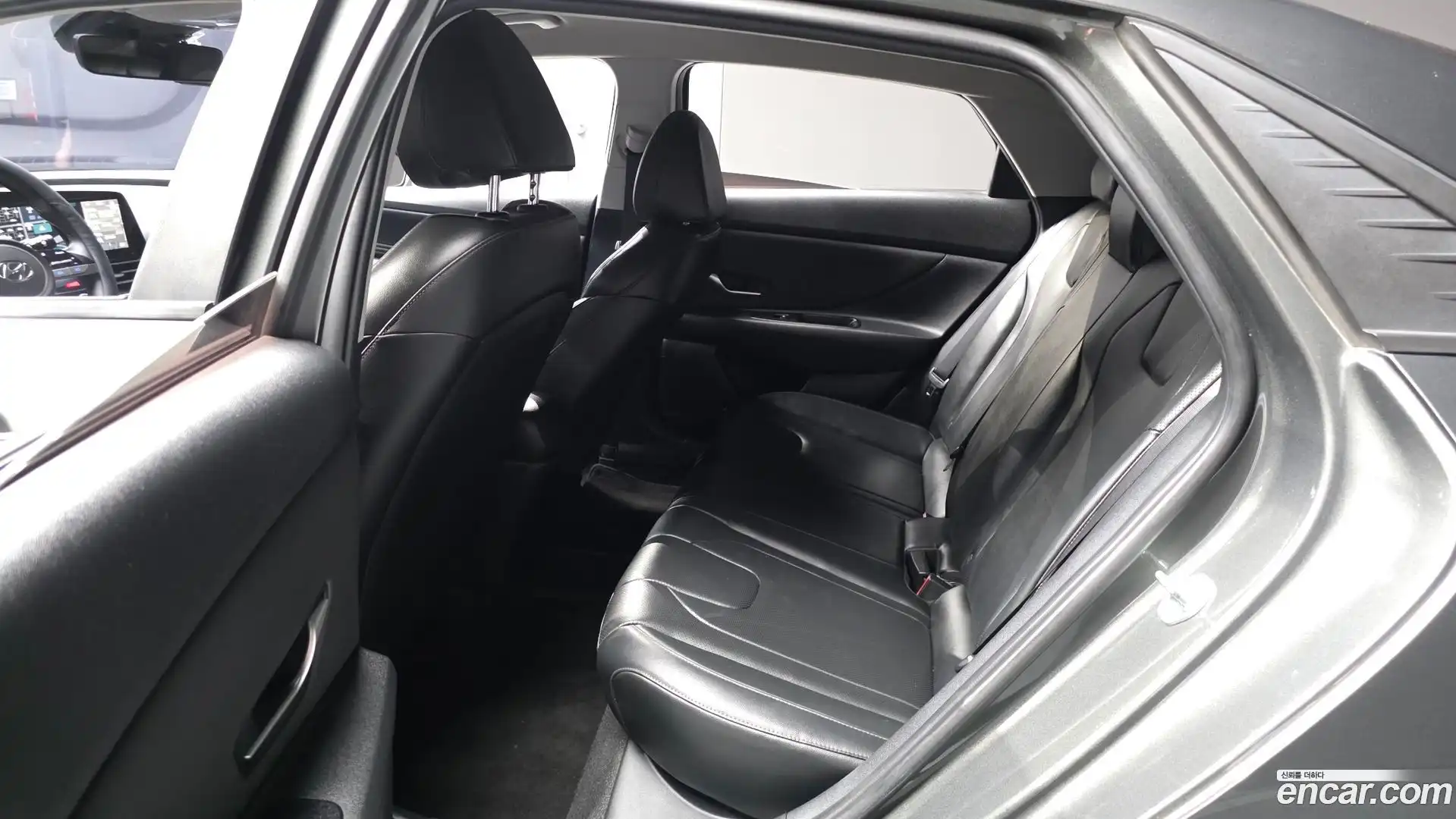 AVANTE Hyundai 2021.3-OPTION-016
