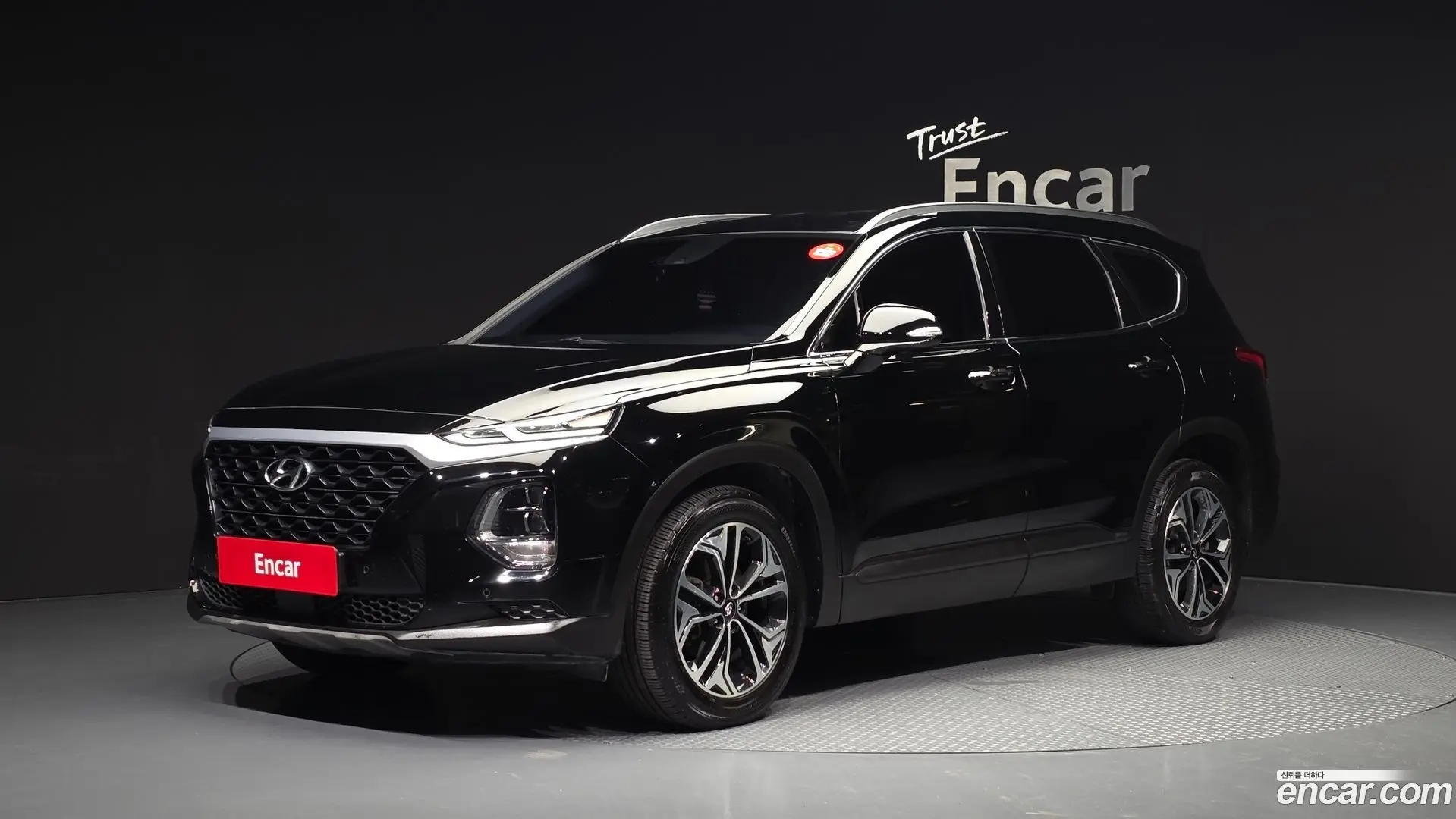 Main__Slider__Photo:Santafe Hyundai 2019.0-0