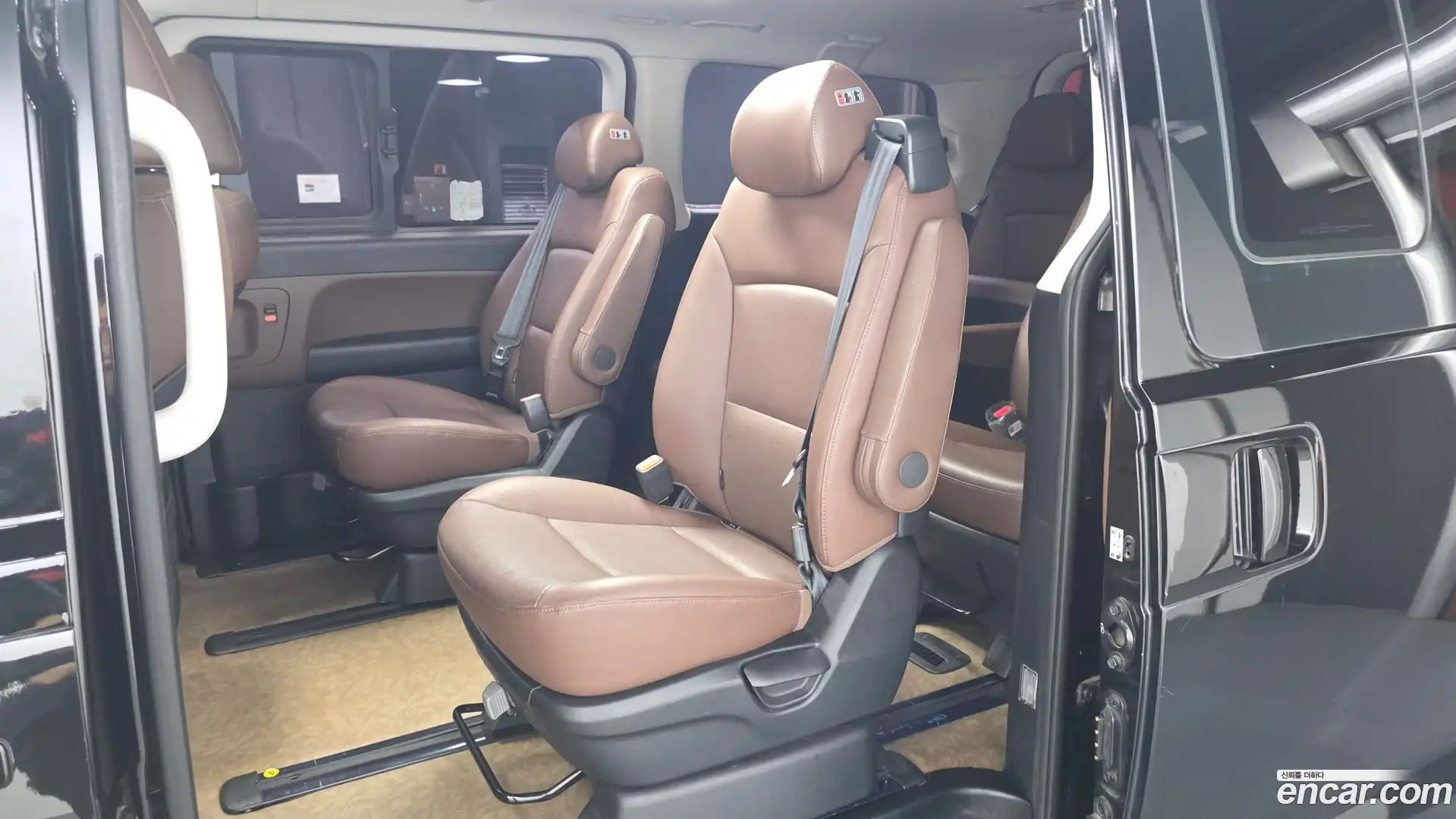 Starex Hyundai 2020.0-OPTION-016