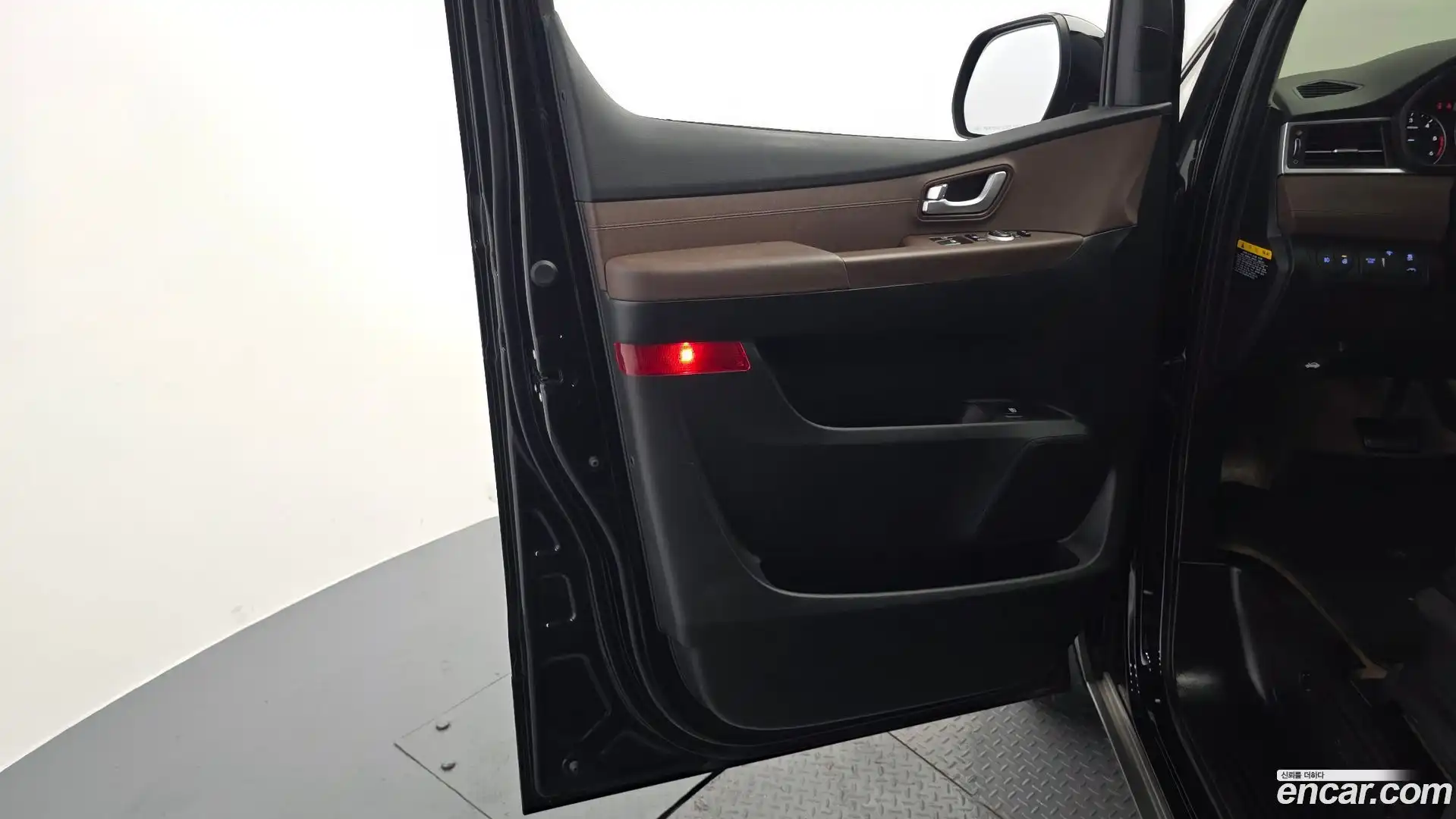 Starex Hyundai 2020.0-INNER-034