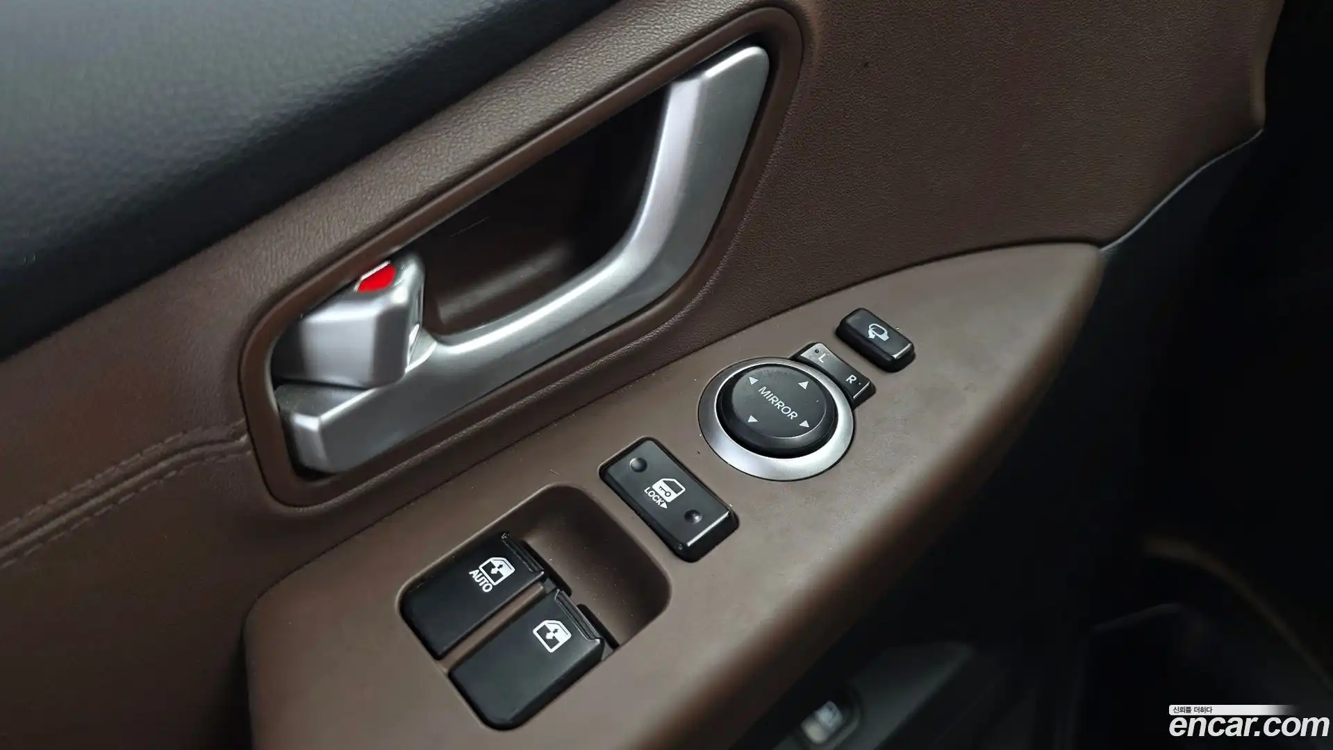 Starex Hyundai 2020.0-OPTION-041