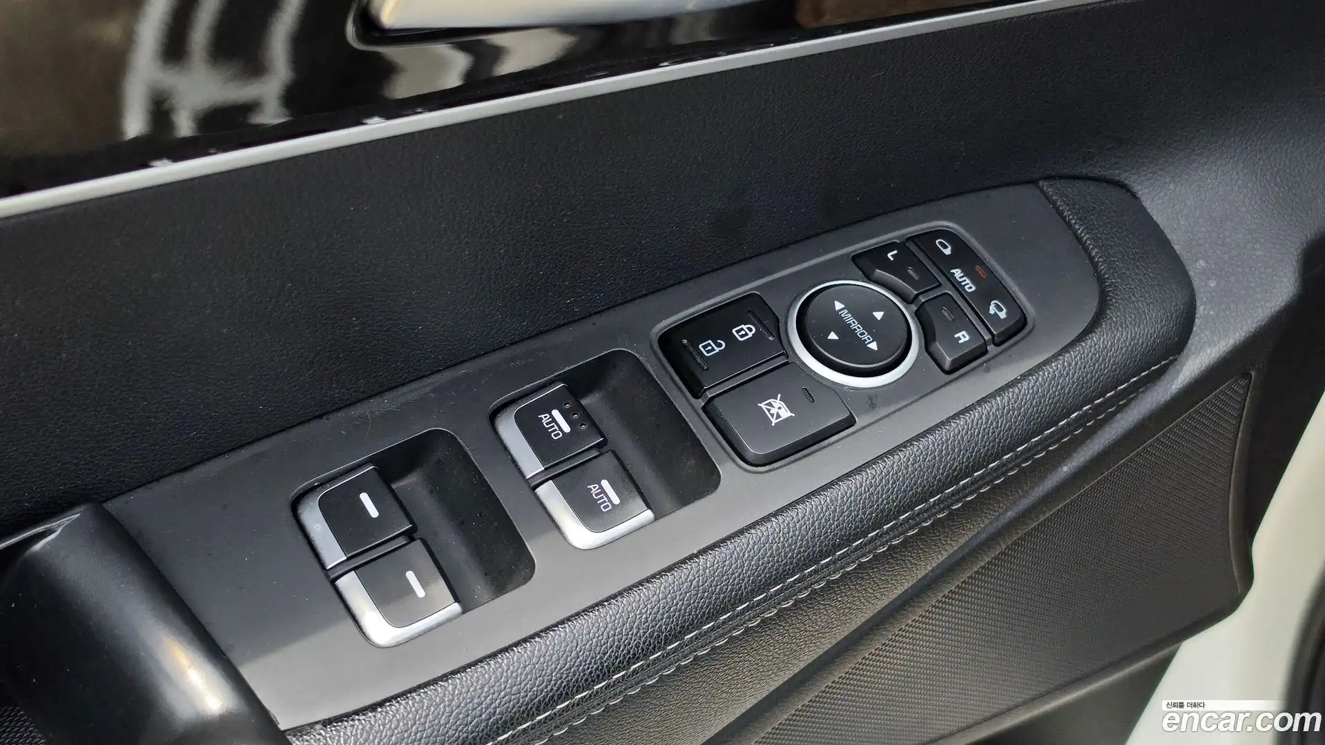 Sorento Kia 2016.8-OPTION-022