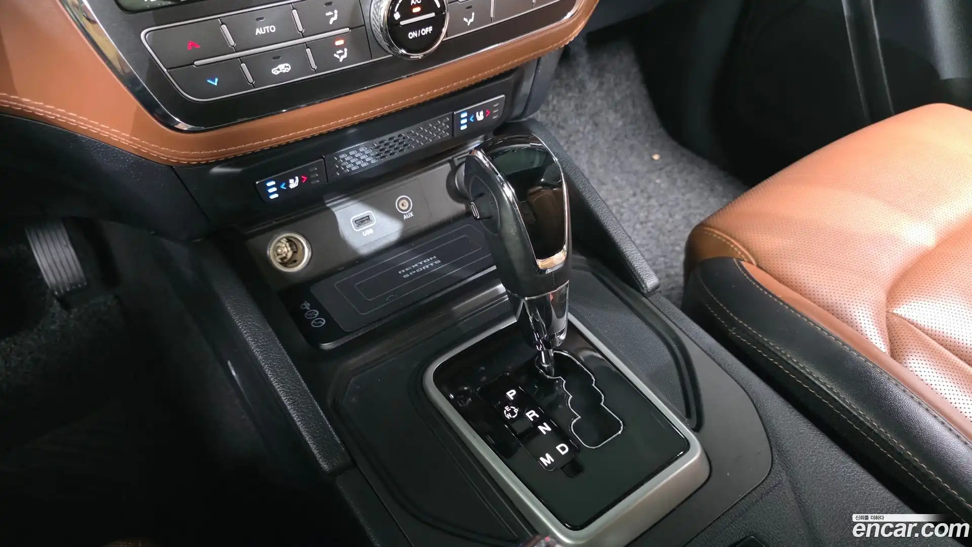 Rexton KG Mobility 2018.11-INNER-009