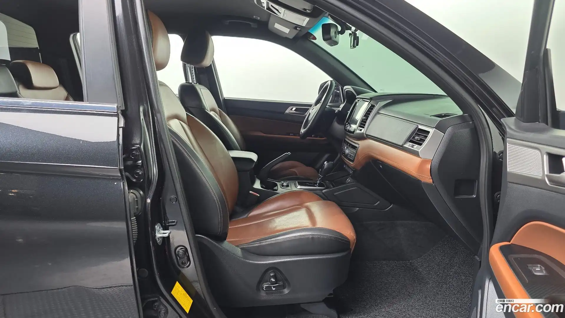 Rexton KG Mobility 2018.11-INNER-010