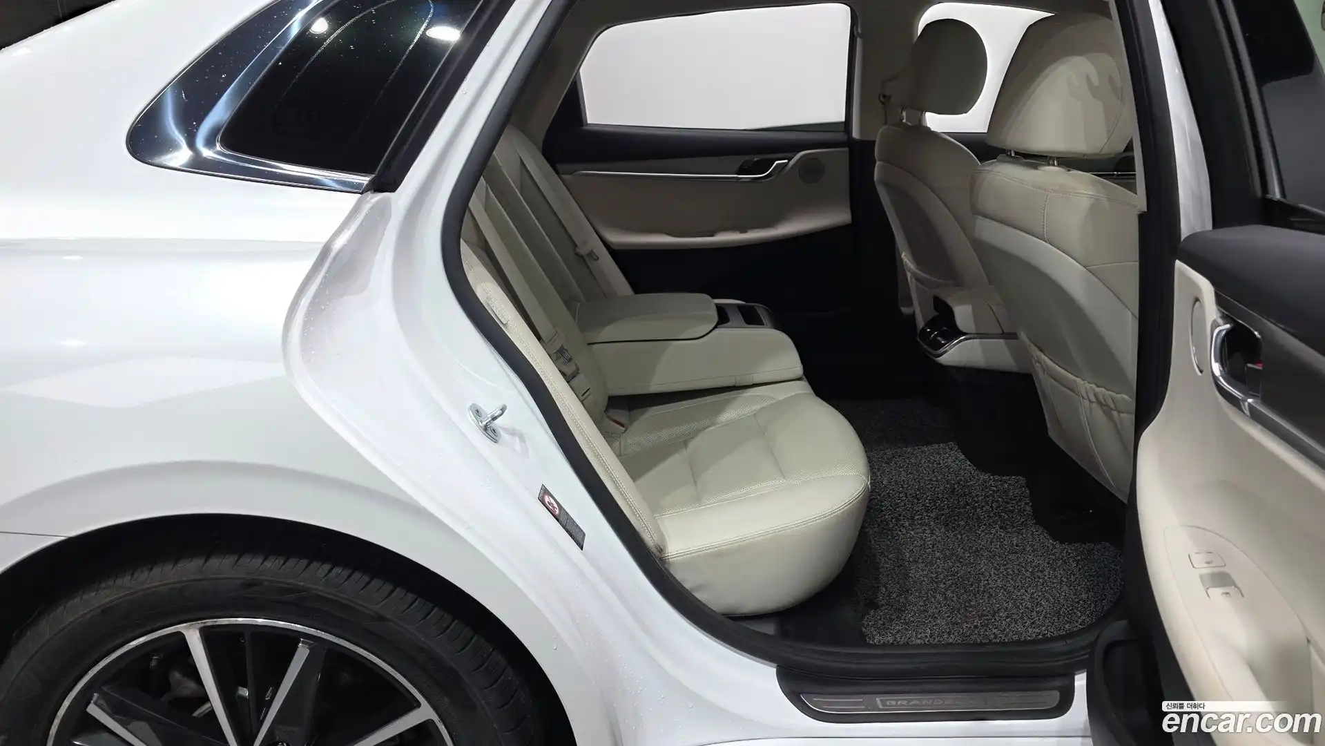 Grandeur Hyundai 2022.4-OPTION-015