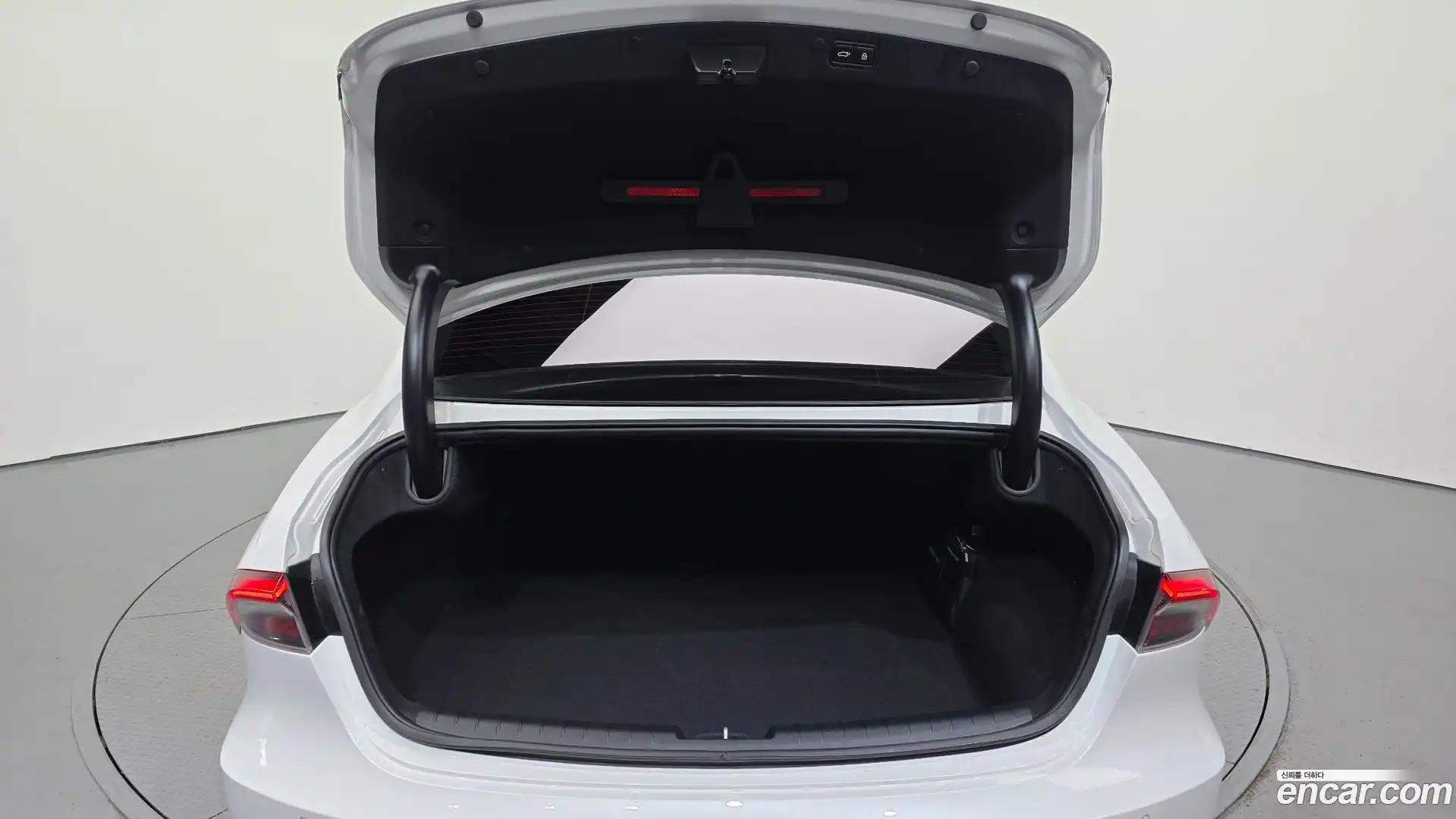 Grandeur Hyundai 2020.3-OPTION-024