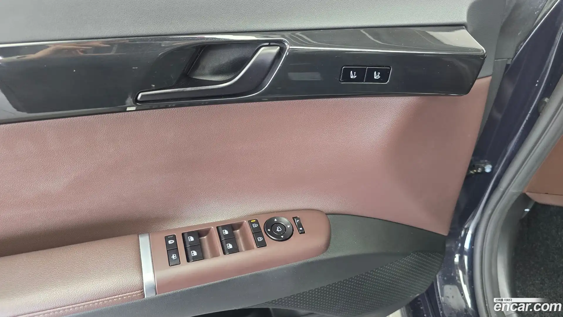 Grandeur Hyundai 2023.0-OPTION-040