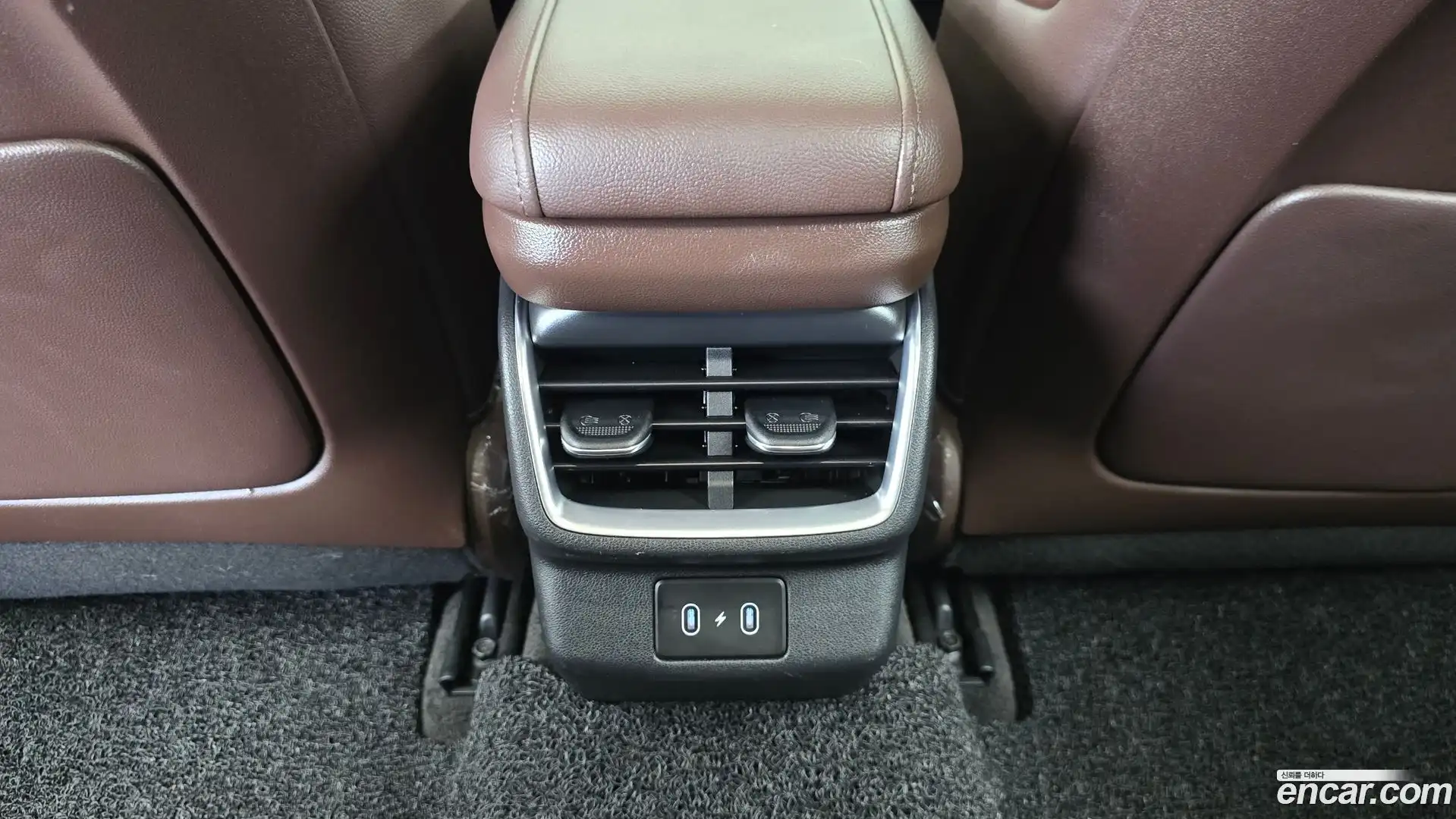 Grandeur Hyundai 2023.0-OPTION-044