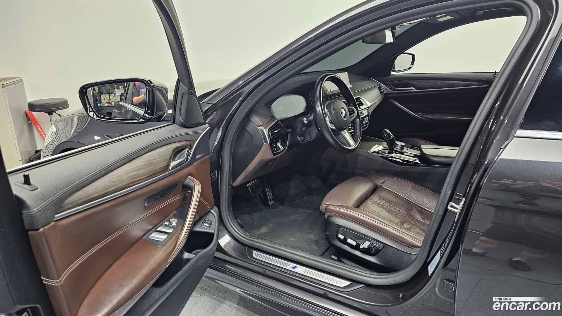 5-Series BMW 2020.0-INNER-010