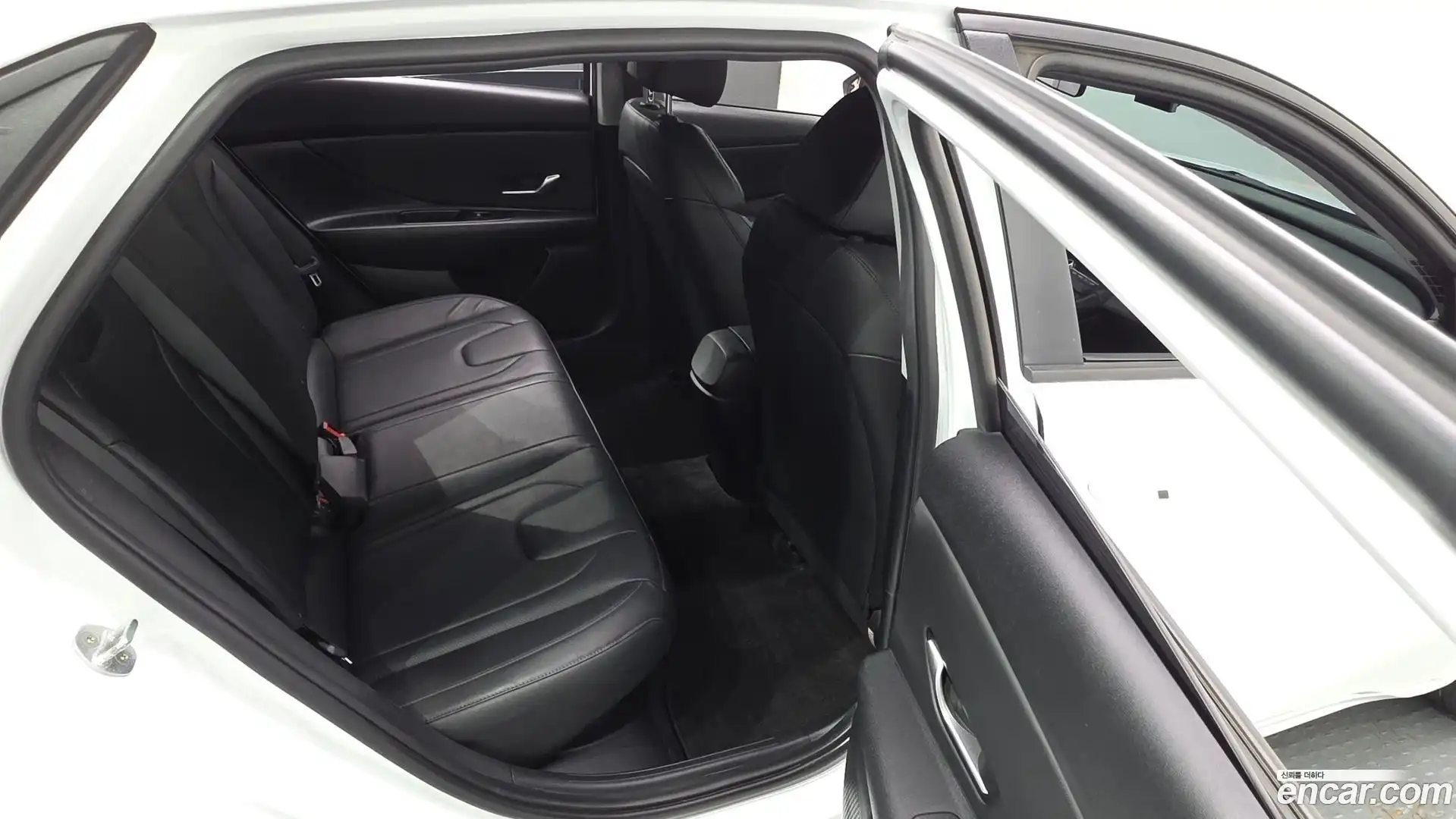 AVANTE Hyundai 2022.4-OPTION-015