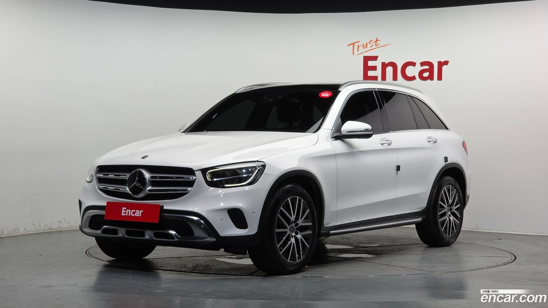 Main__Slider__Photo:GLC-Class Mercedes-Benz 2021.2-0