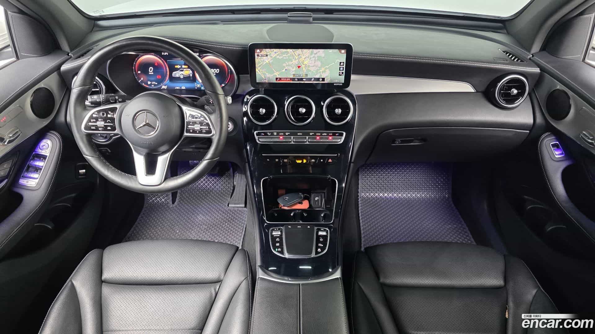 GLC-Class Mercedes-Benz 2021.2-INNER-007