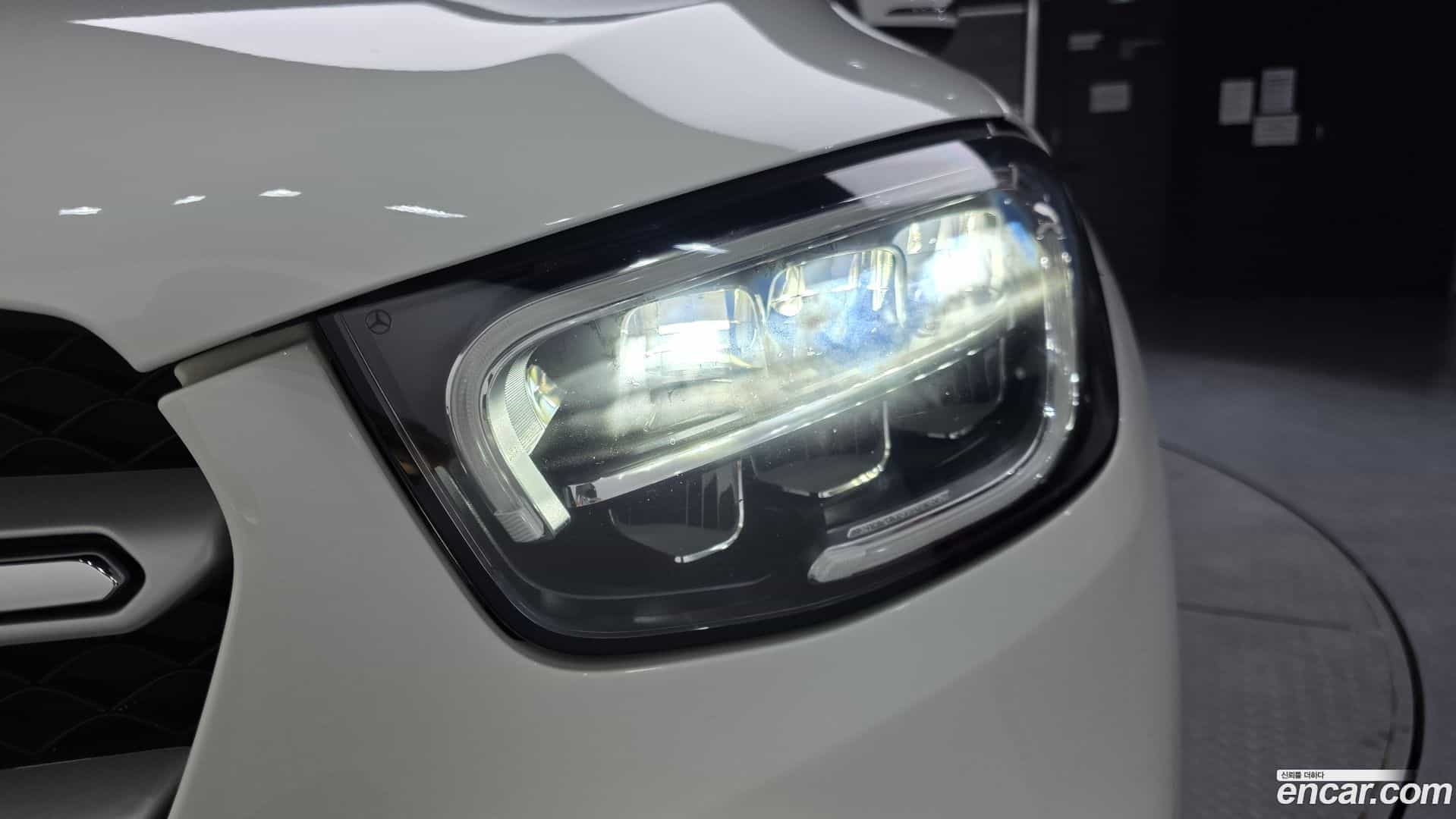 GLC-Class Mercedes-Benz 2021.2-OUTER-032