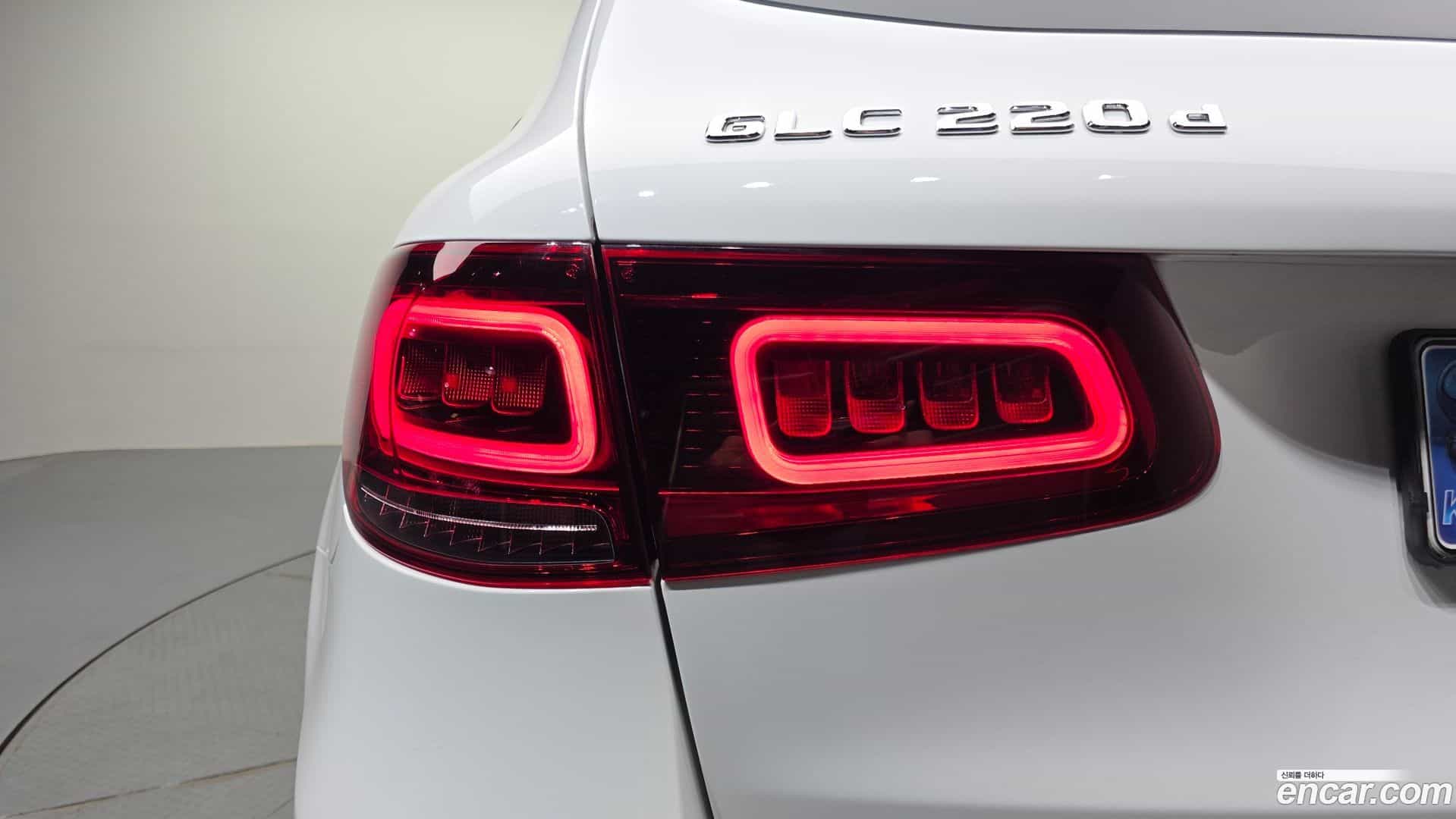 GLC-Class Mercedes-Benz 2021.2-OUTER-033