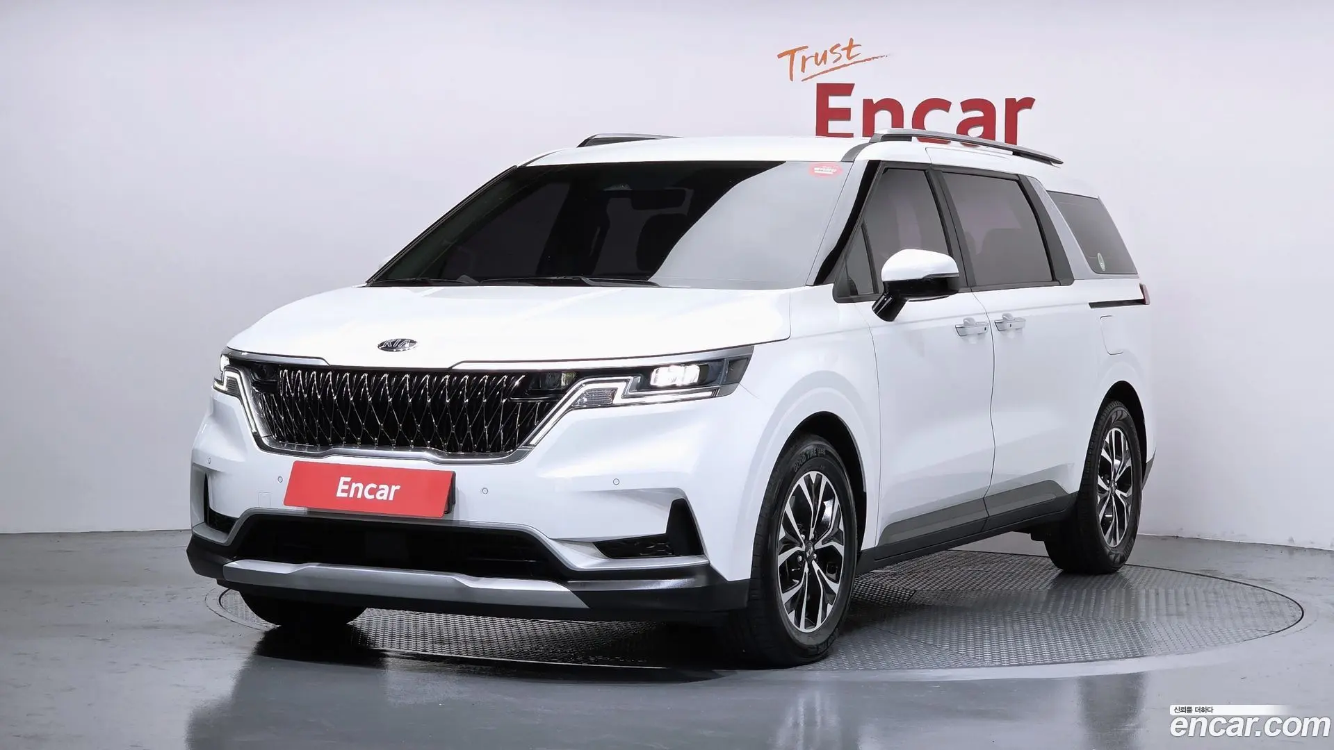 Main__Slider__Photo:Canival Kia 2021.1-0
