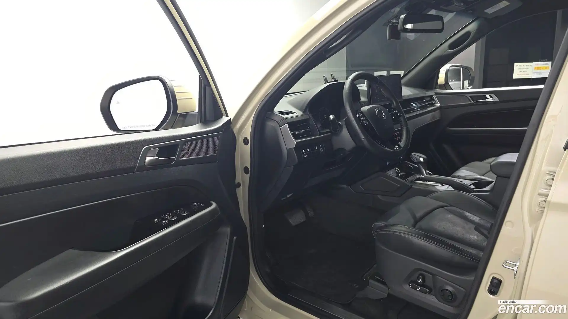 Rexton KG Mobility 2024.6-INNER-010