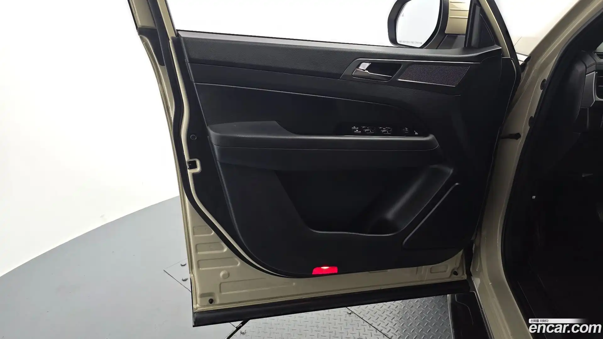 Rexton KG Mobility 2024.6-INNER-034