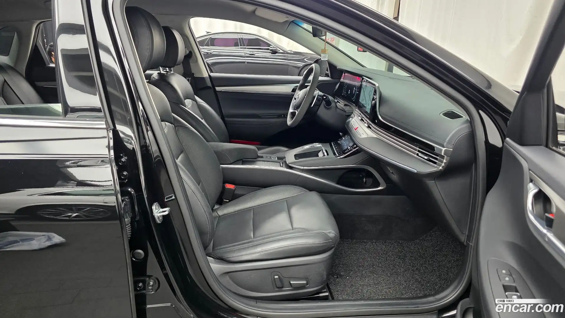 Grandeur Hyundai 2021.8-OPTION-015