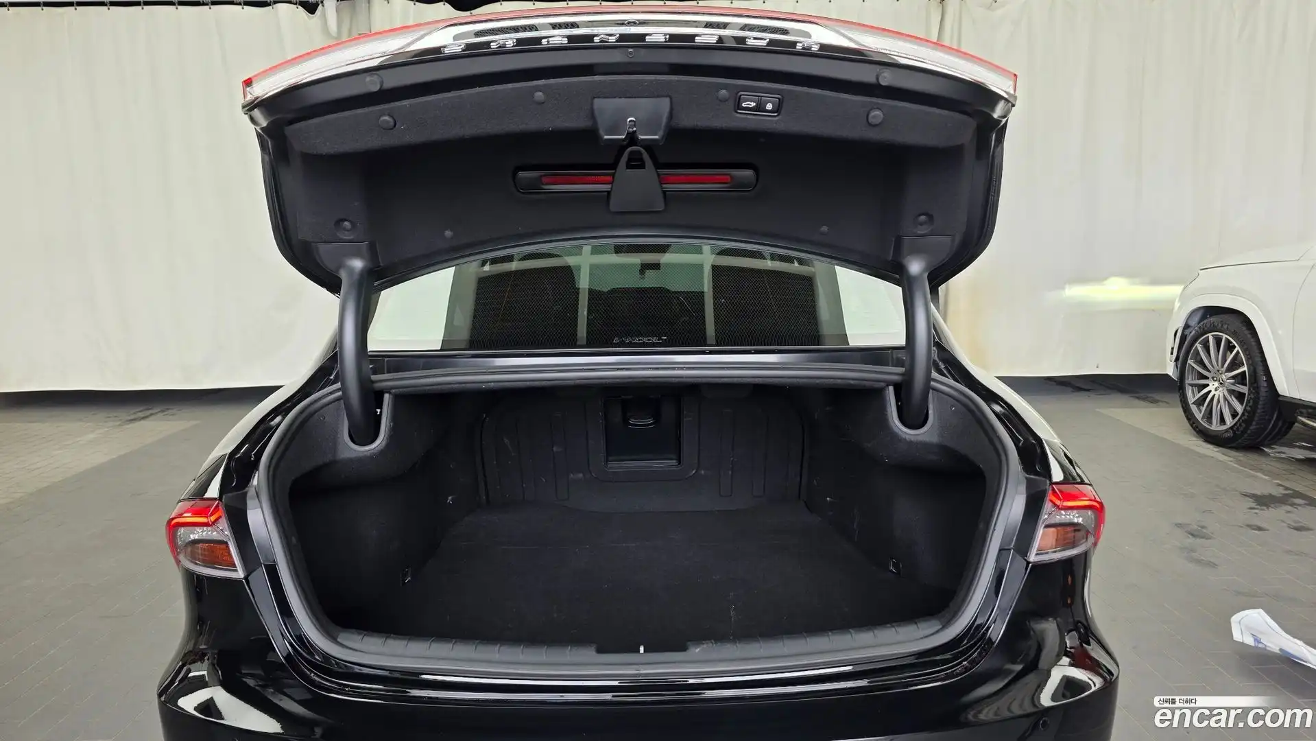 Grandeur Hyundai 2021.8-OPTION-024