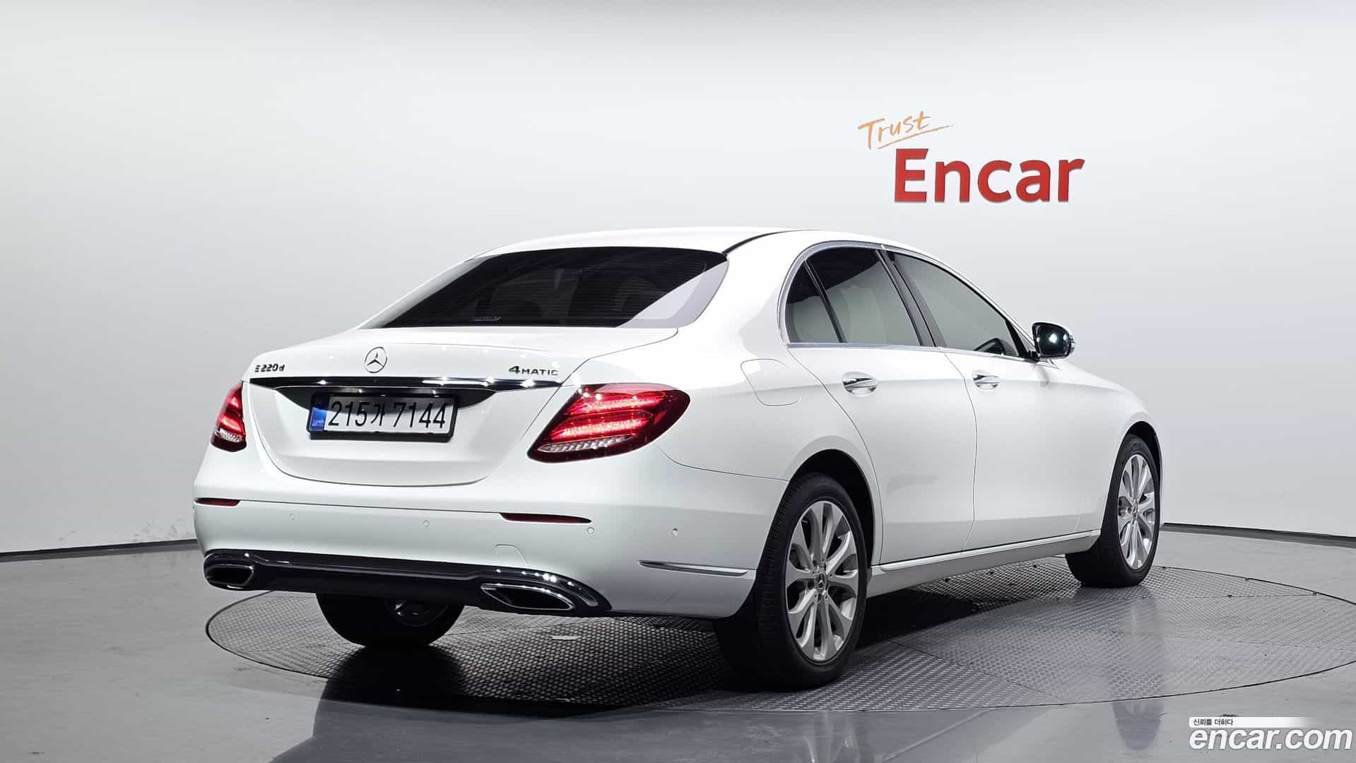 E-Class Mercedes-Benz 2019.5-OUTER-002
