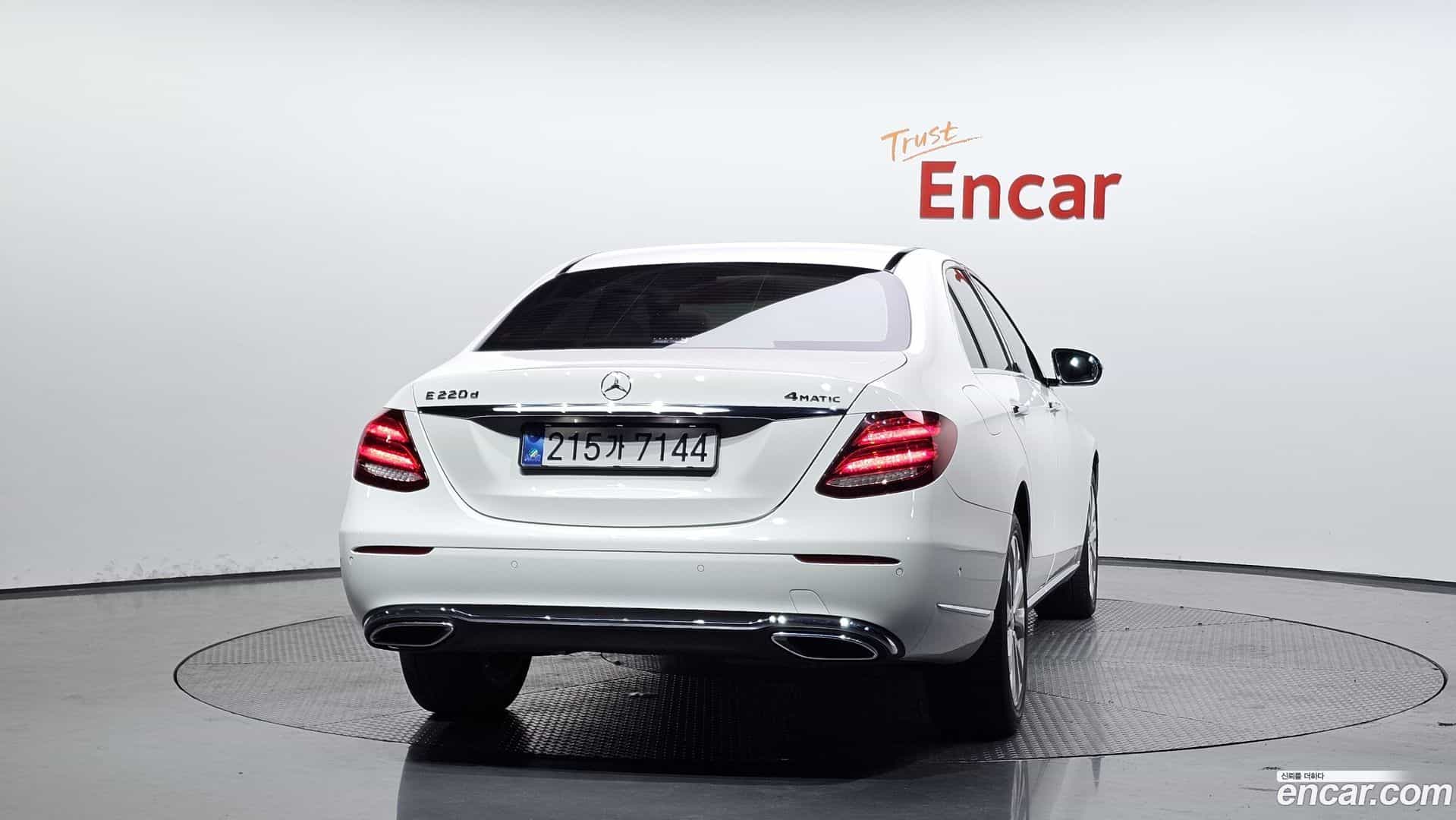 E-Class Mercedes-Benz 2019.5-OUTER-004