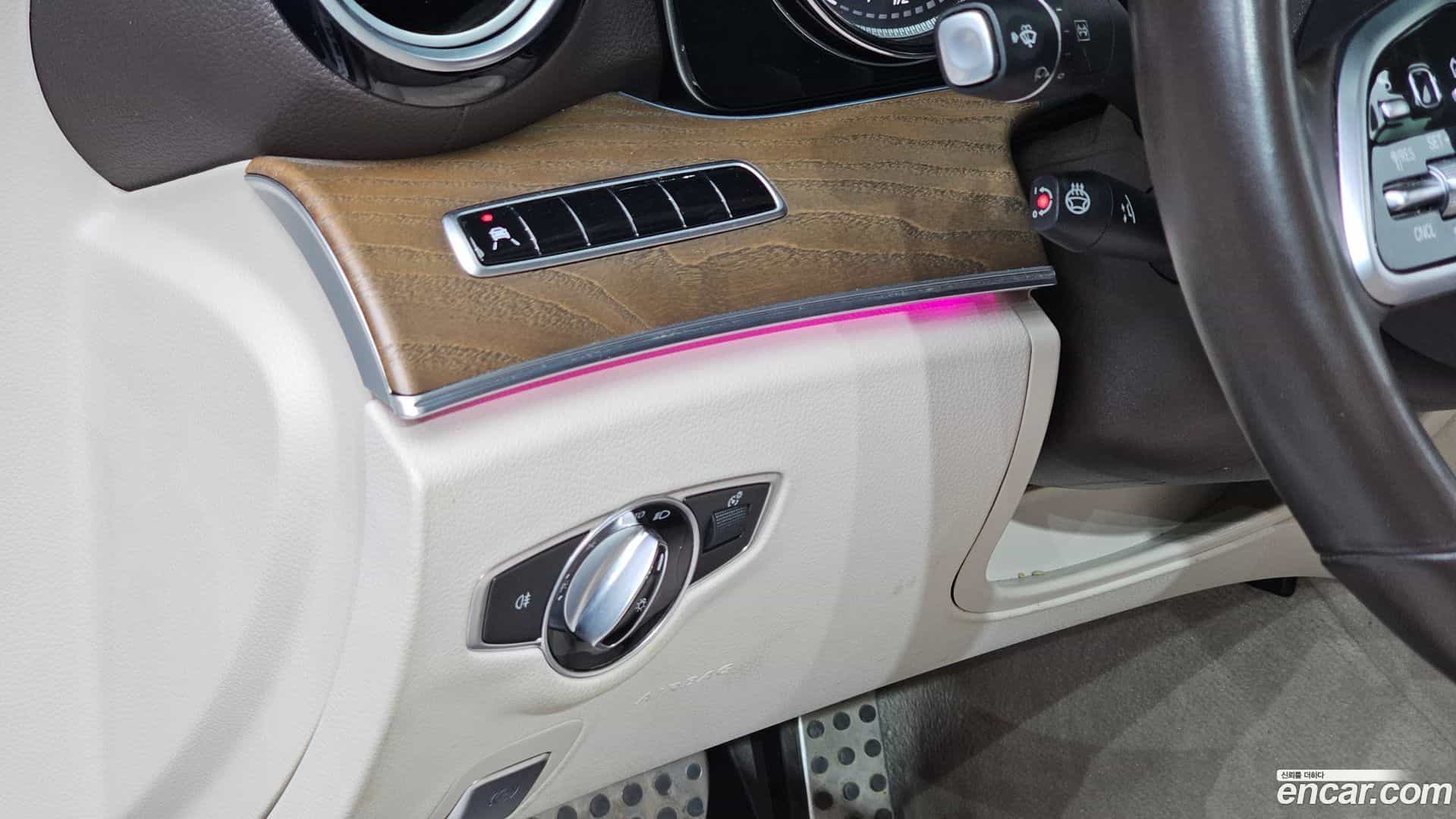 E-Class Mercedes-Benz 2019.5-OPTION-018