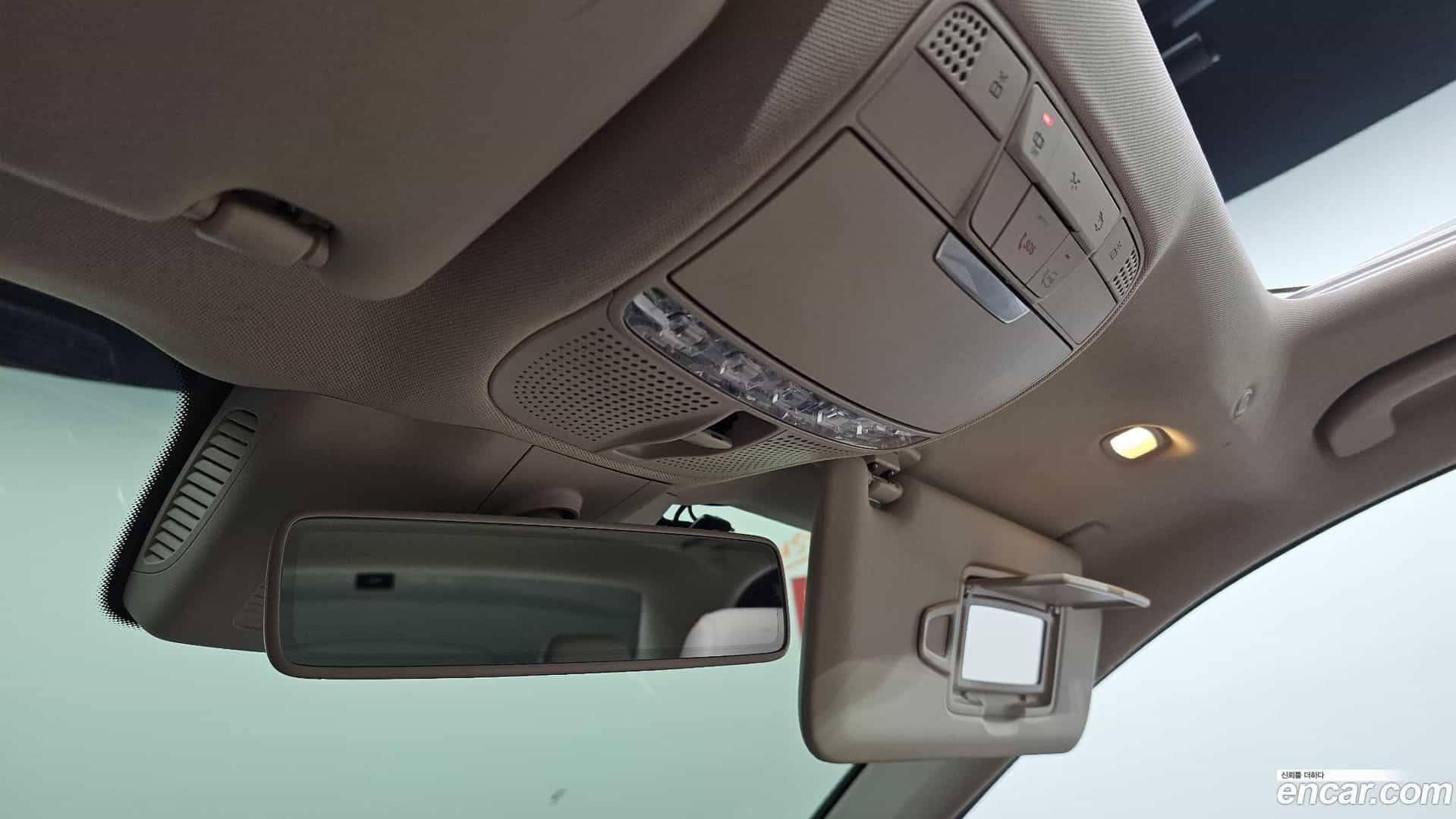 E-Class Mercedes-Benz 2019.5-OPTION-024