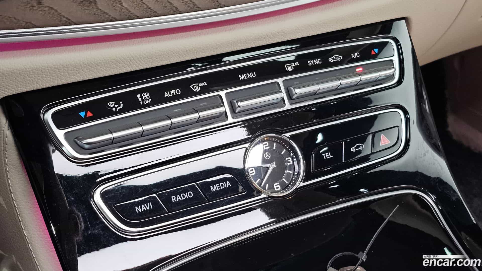 E-Class Mercedes-Benz 2019.5-OPTION-043