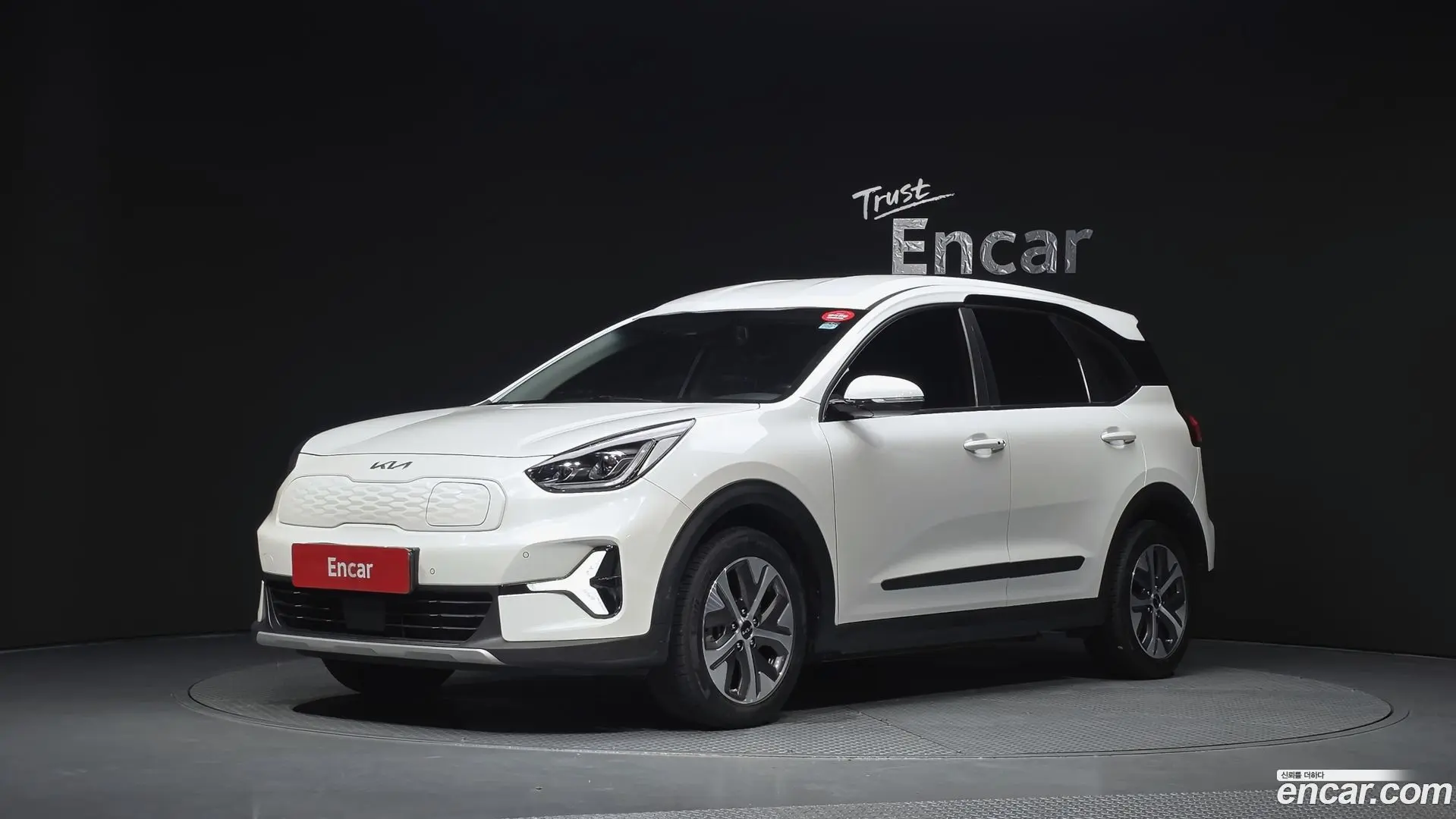 Main__Slider__Photo:Niro Kia 2022.8-0