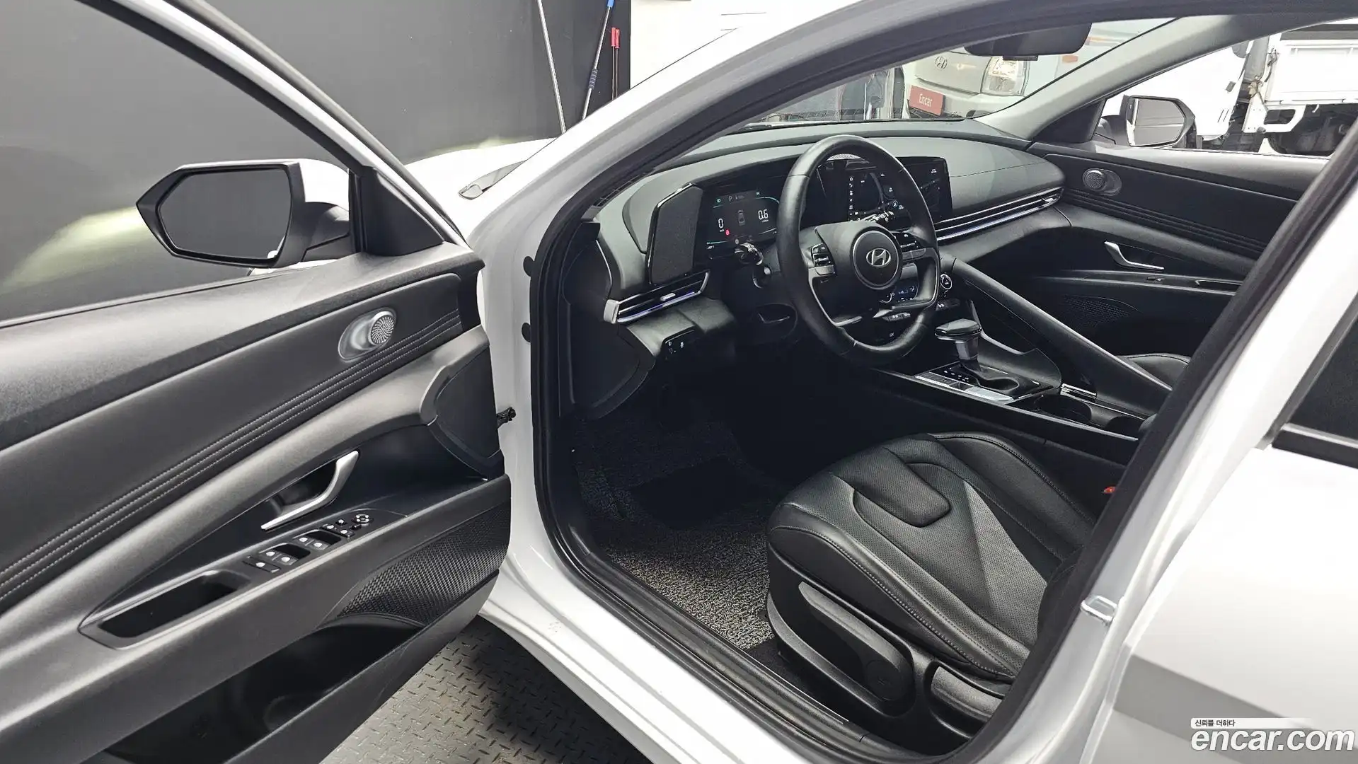 AVANTE Hyundai 2024.9-INNER-010
