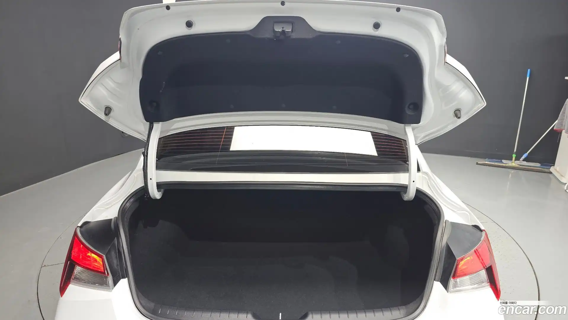 AVANTE Hyundai 2024.9-OPTION-024