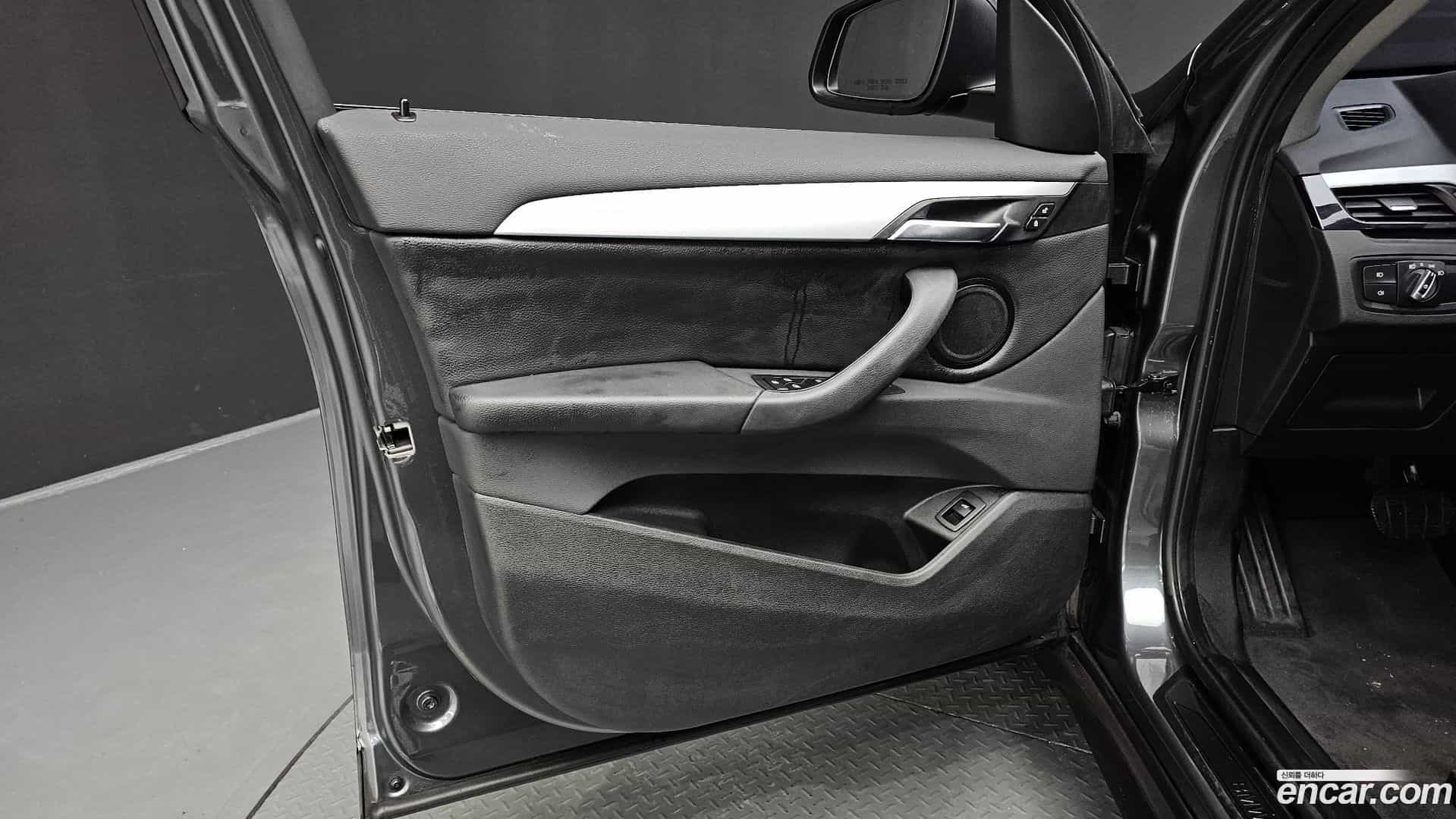 X1 BMW 2016.5-INNER-034
