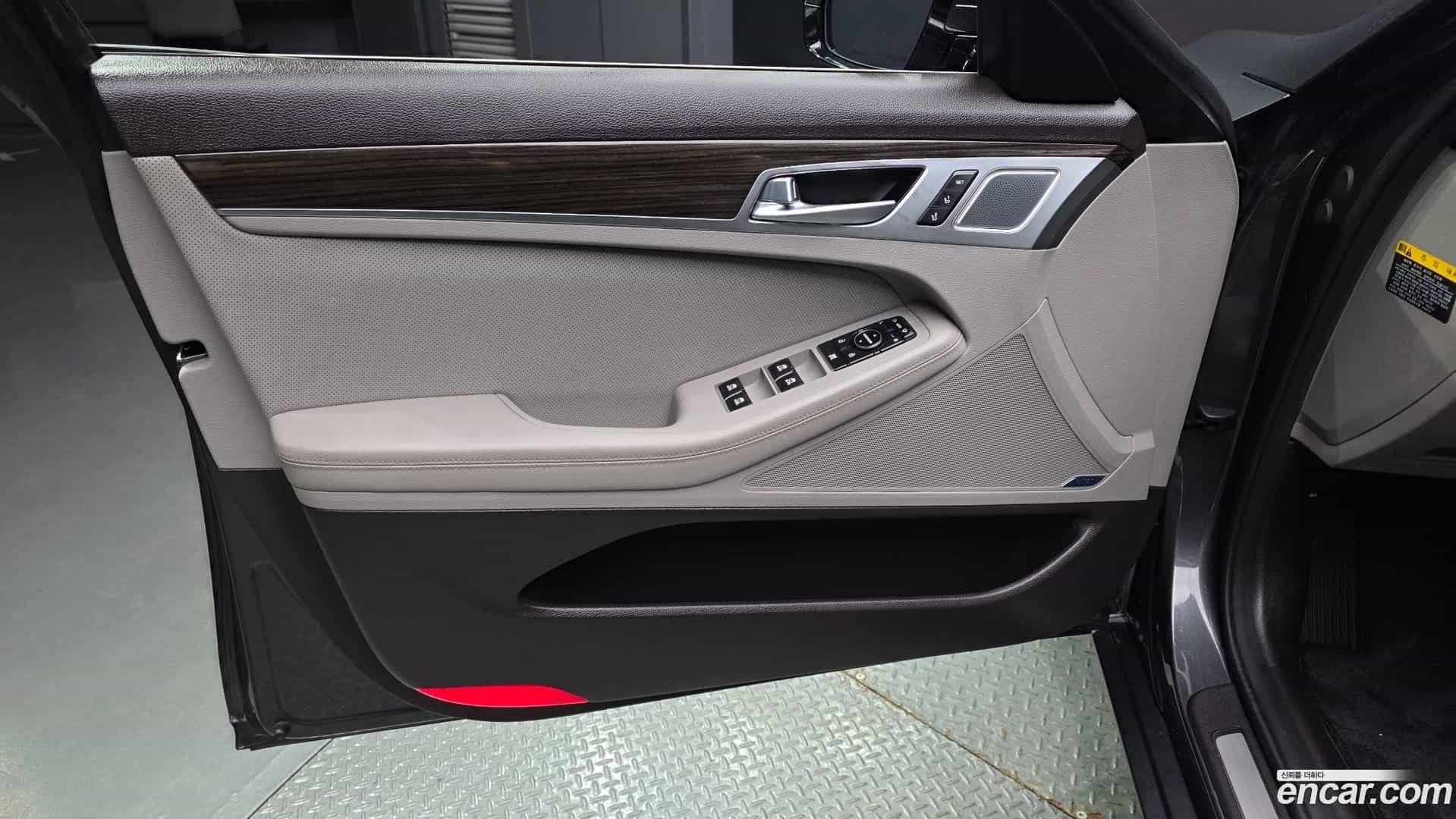 G80 Genesis 2019.11-INNER-034