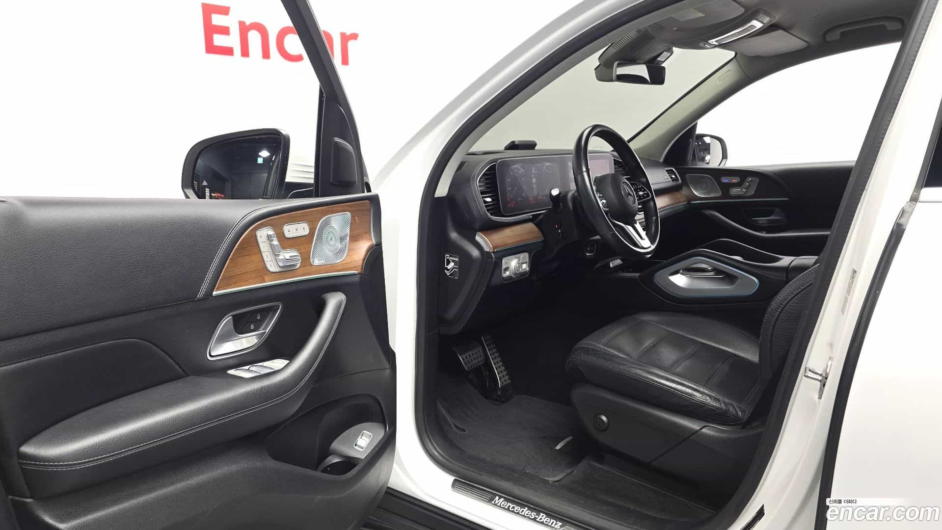 GLE-Class Mercedes-Benz 2019.9-INNER-010