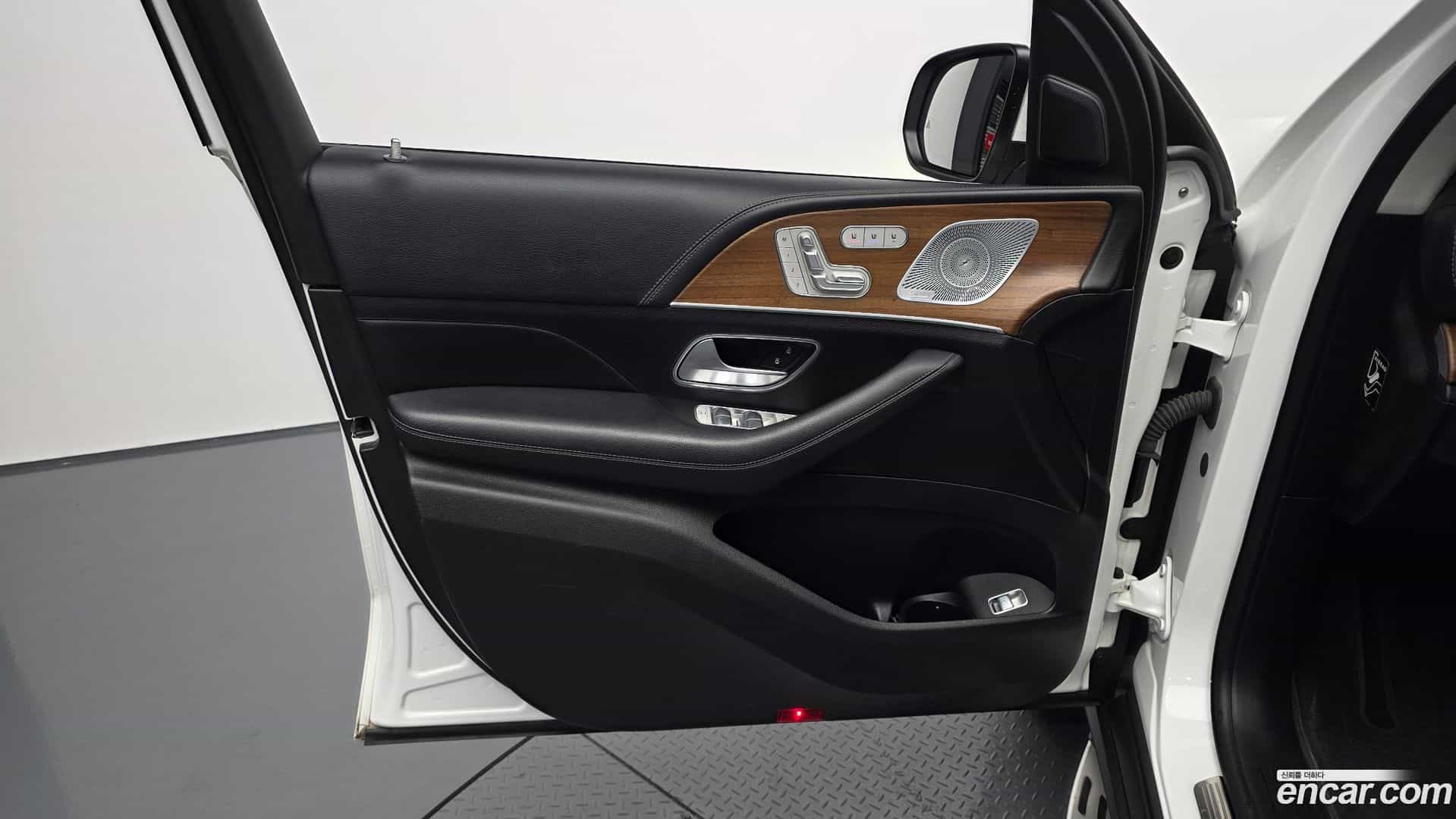 GLE-Class Mercedes-Benz 2019.9-INNER-034