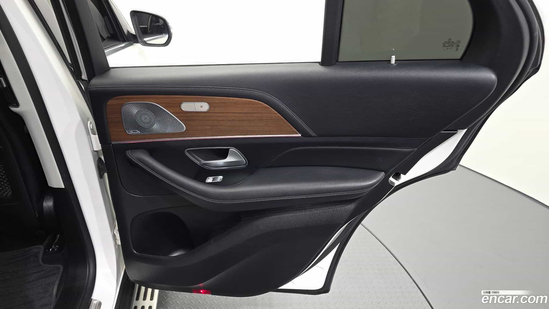 GLE-Class Mercedes-Benz 2019.9-INNER-035