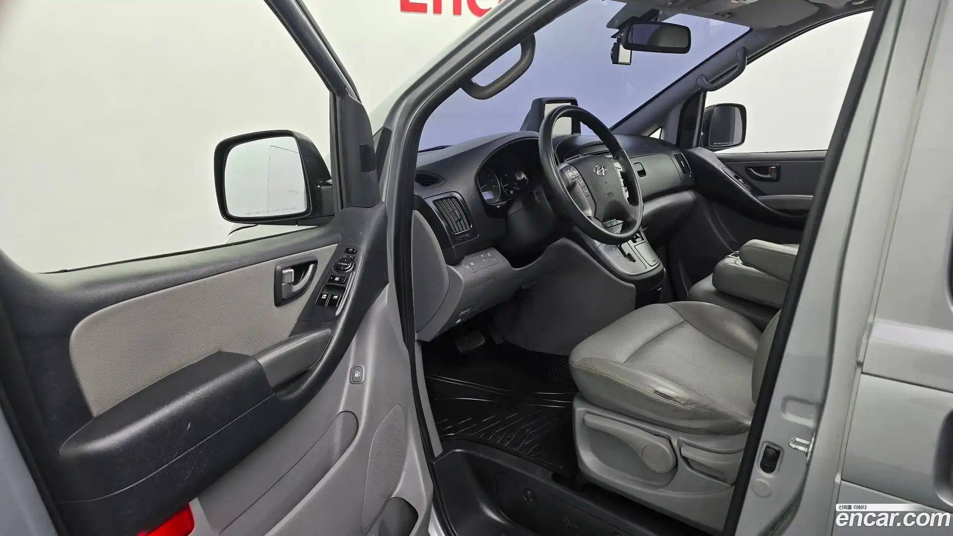 Starex Hyundai 2016.9-INNER-010