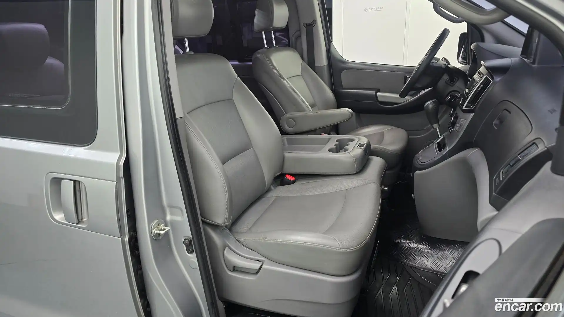 Starex Hyundai 2016.9-OPTION-016