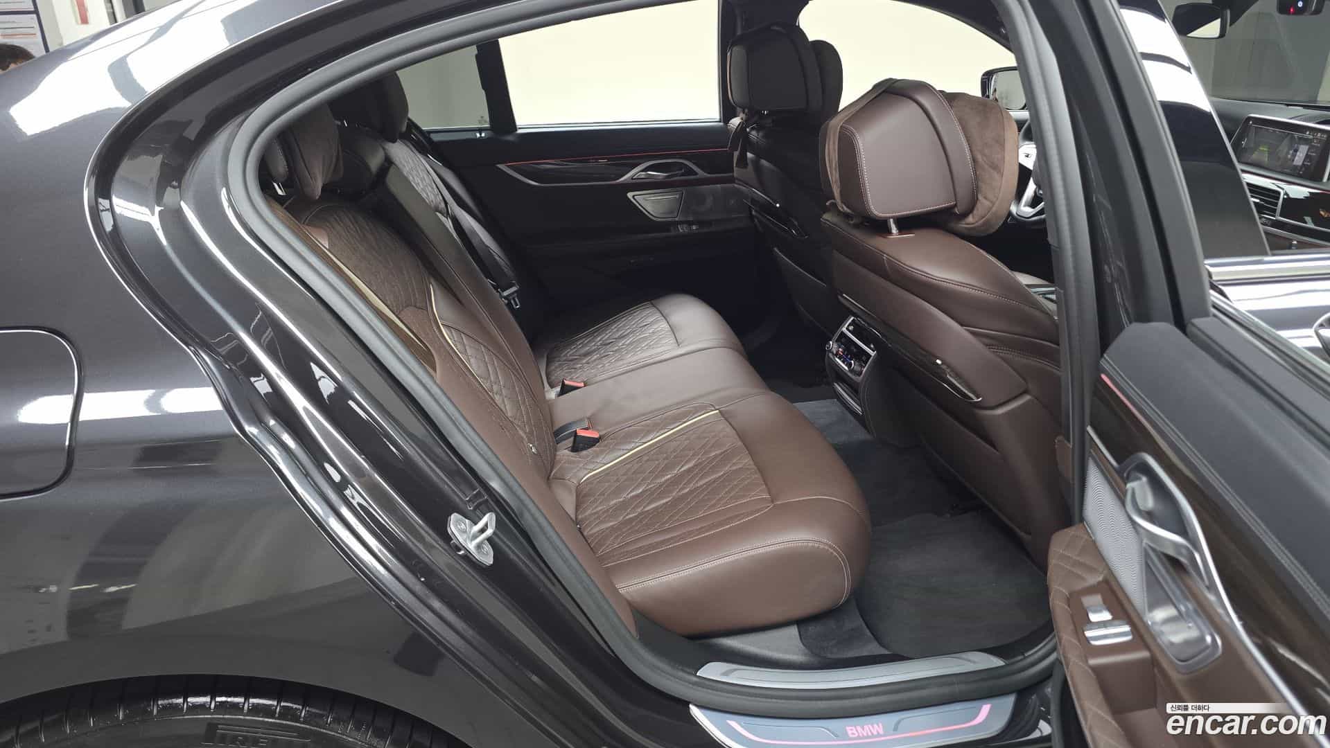 7-Series BMW 2022.6-OPTION-015