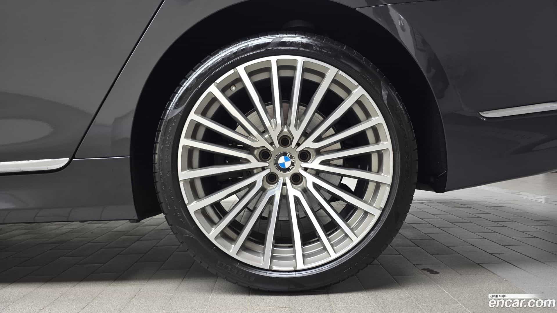 7-Series BMW 2022.6-OUTER-031
