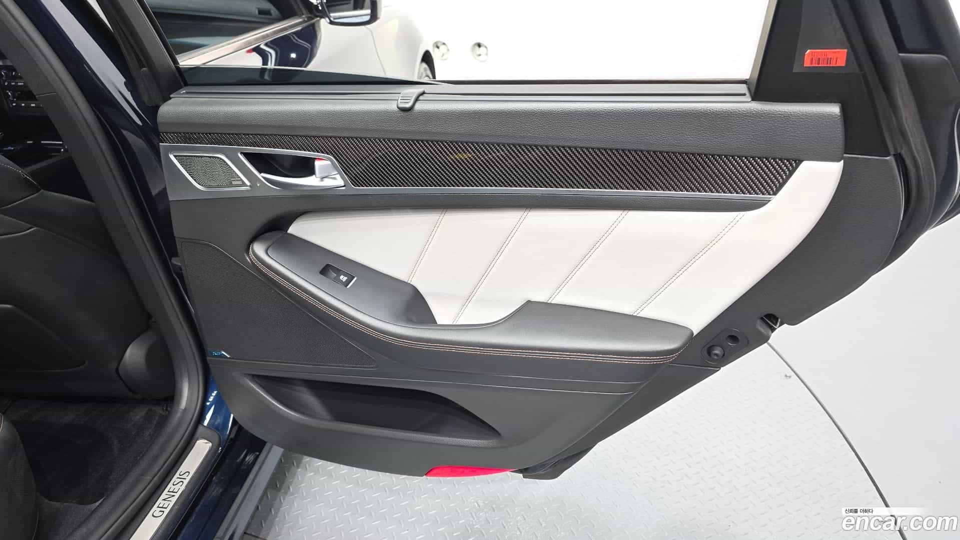 G80 Genesis 2019.3-INNER-035