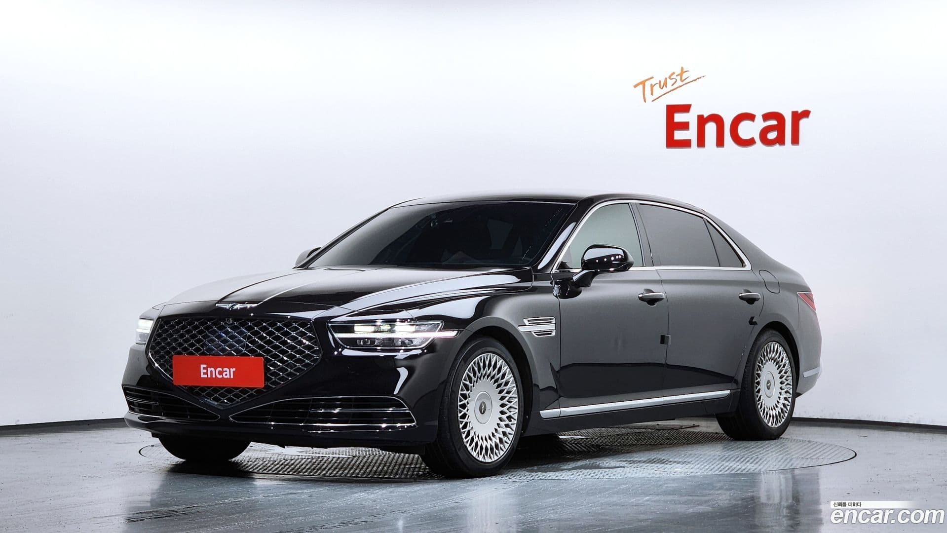 Main__Slider__Photo:G90 Genesis 2019.4-0