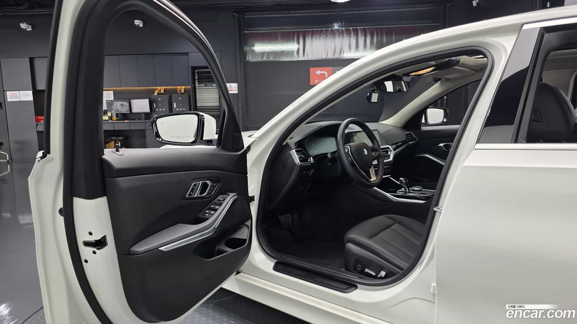3-Series BMW 2020.9-INNER-010