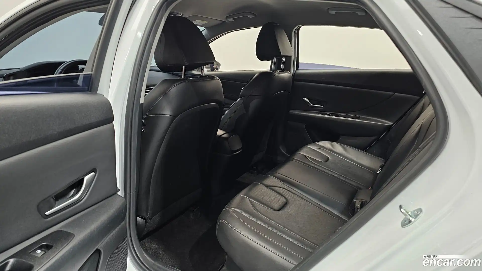 AVANTE Hyundai 2023.2-OPTION-016