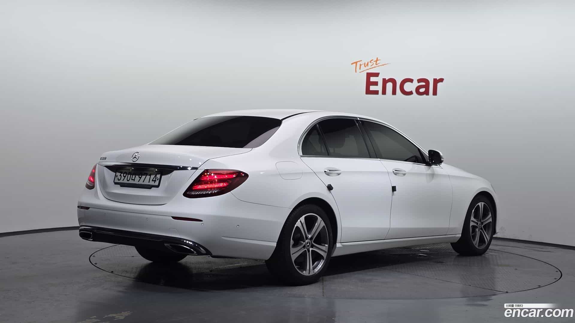 E-Class Mercedes-Benz 2017.6-OUTER-002
