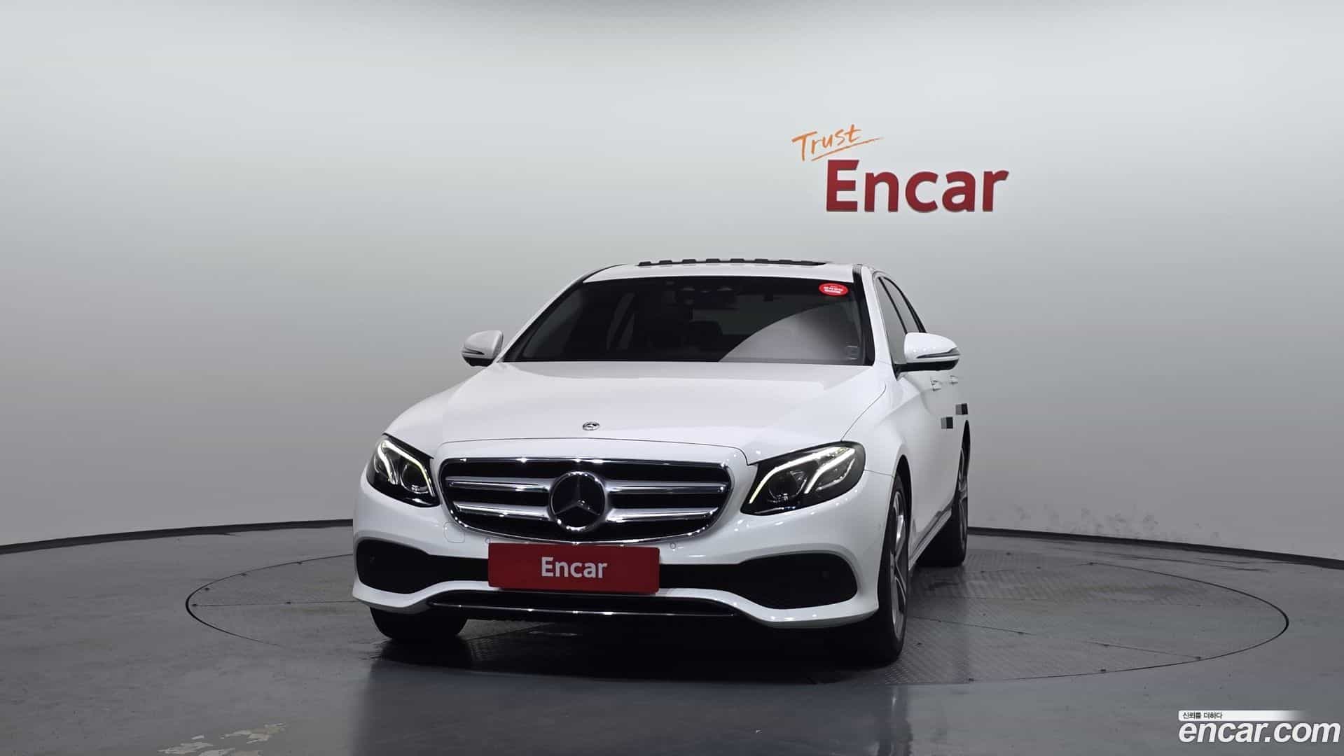 E-Class Mercedes-Benz 2017.6-OUTER-003