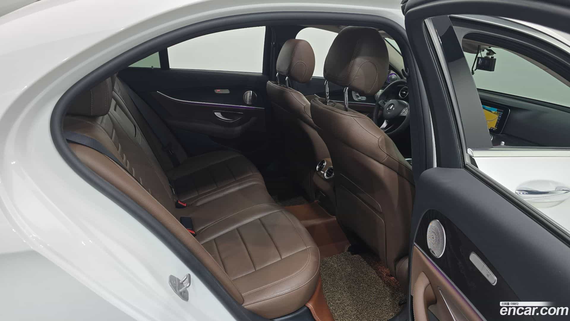 E-Class Mercedes-Benz 2017.6-OPTION-015